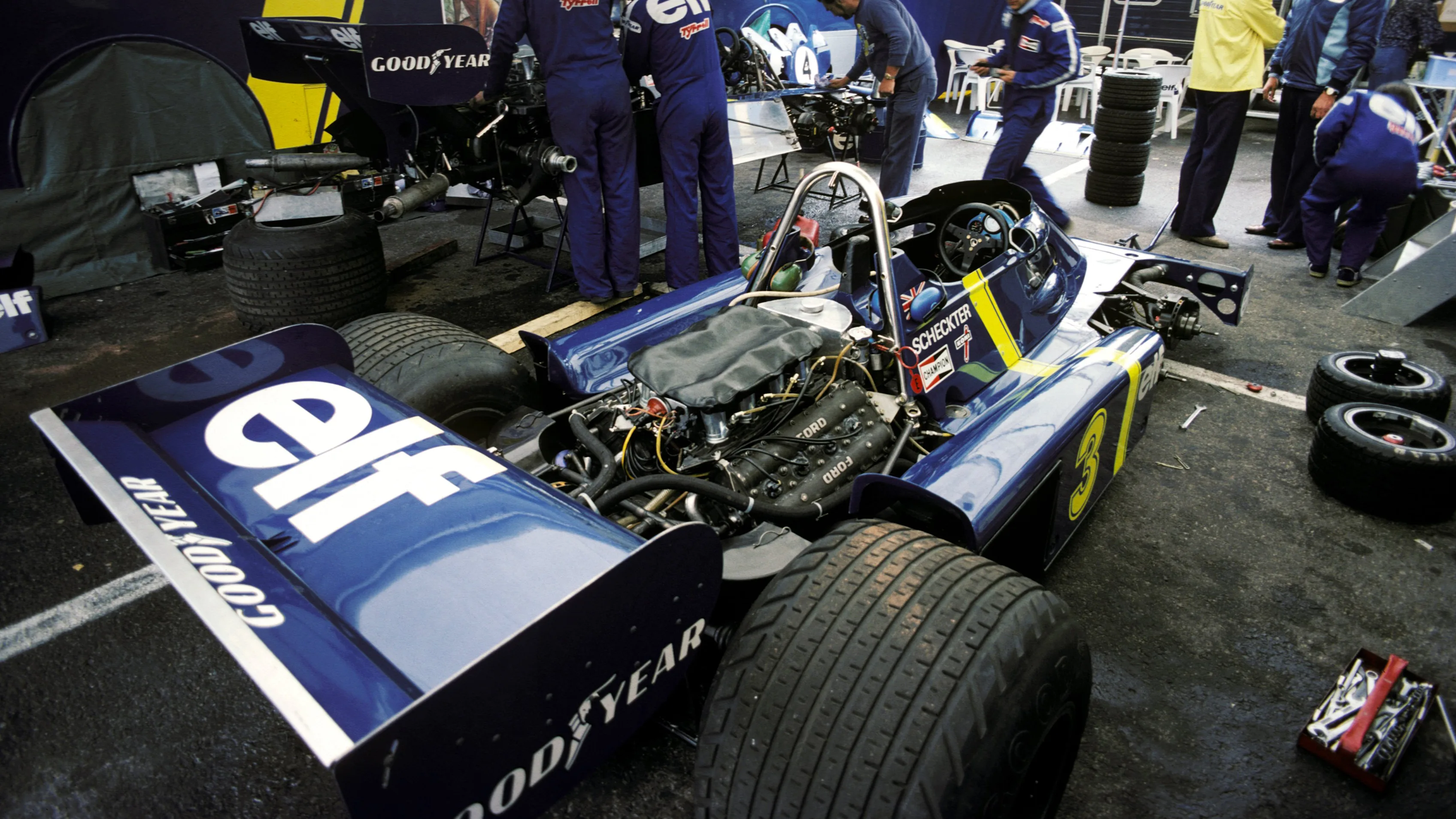 The Tyrrell team working on the P34s of race winner Jody Scheckter (Right) and Patrick Depailler (Left) at Anderstorp, Sweden, 13 June 1976. ©Sutton Motorsport Images