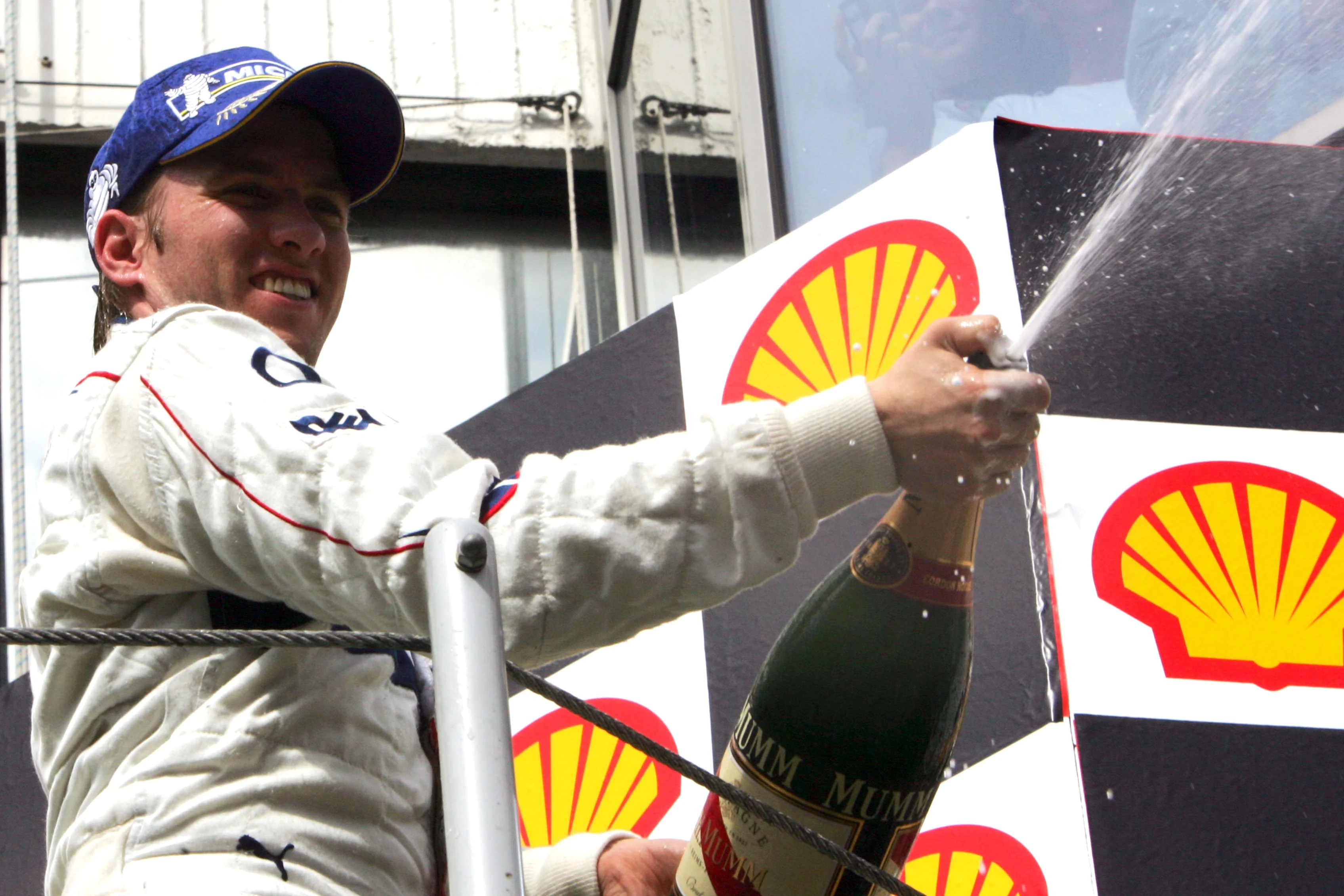 Third place Nick Heidfeld (GER) BMW Sauber F1 on the podium. 
Formula One World Championship, Rd 13, Hungarian Grand Prix, Race, Budapest, Hungary, 6 August 2006.
DIGITAL IMAGE
 © © Sutton Motorsport Images