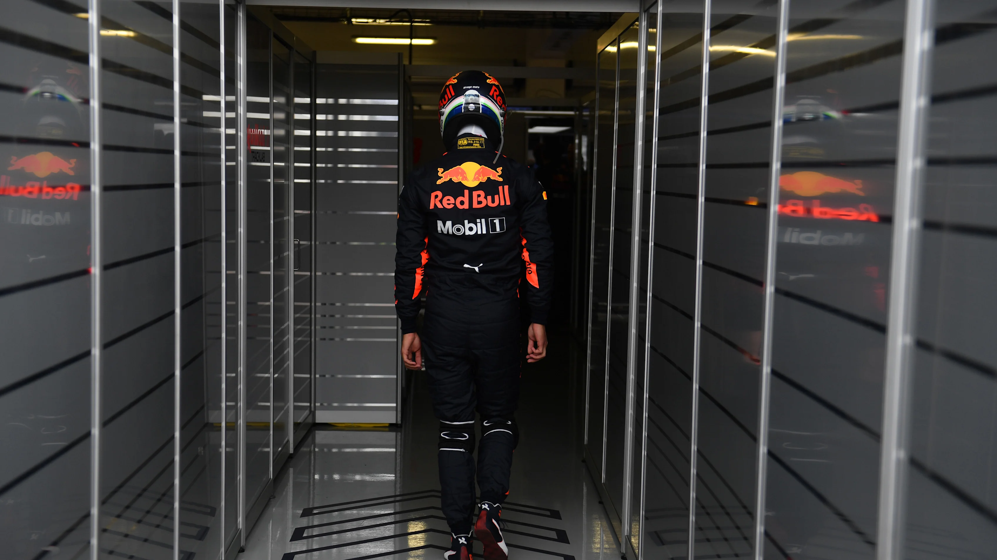 AUTODROMO HERMANOS RODRIGUEZ, MEXICO - OCTOBER 27: Daniel Ricciardo, Red Bull Racing during the