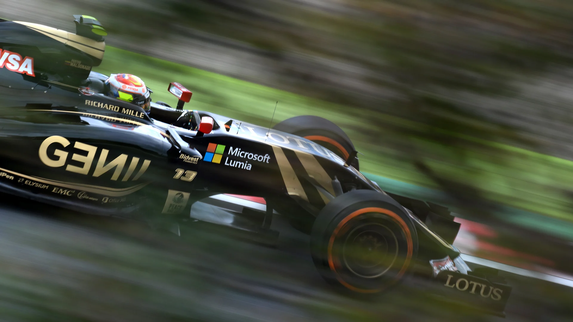 Pastor Maldonado (VEN) Lotus E23 Hybrid at Formula One World Championship, Rd14, Japanese Grand