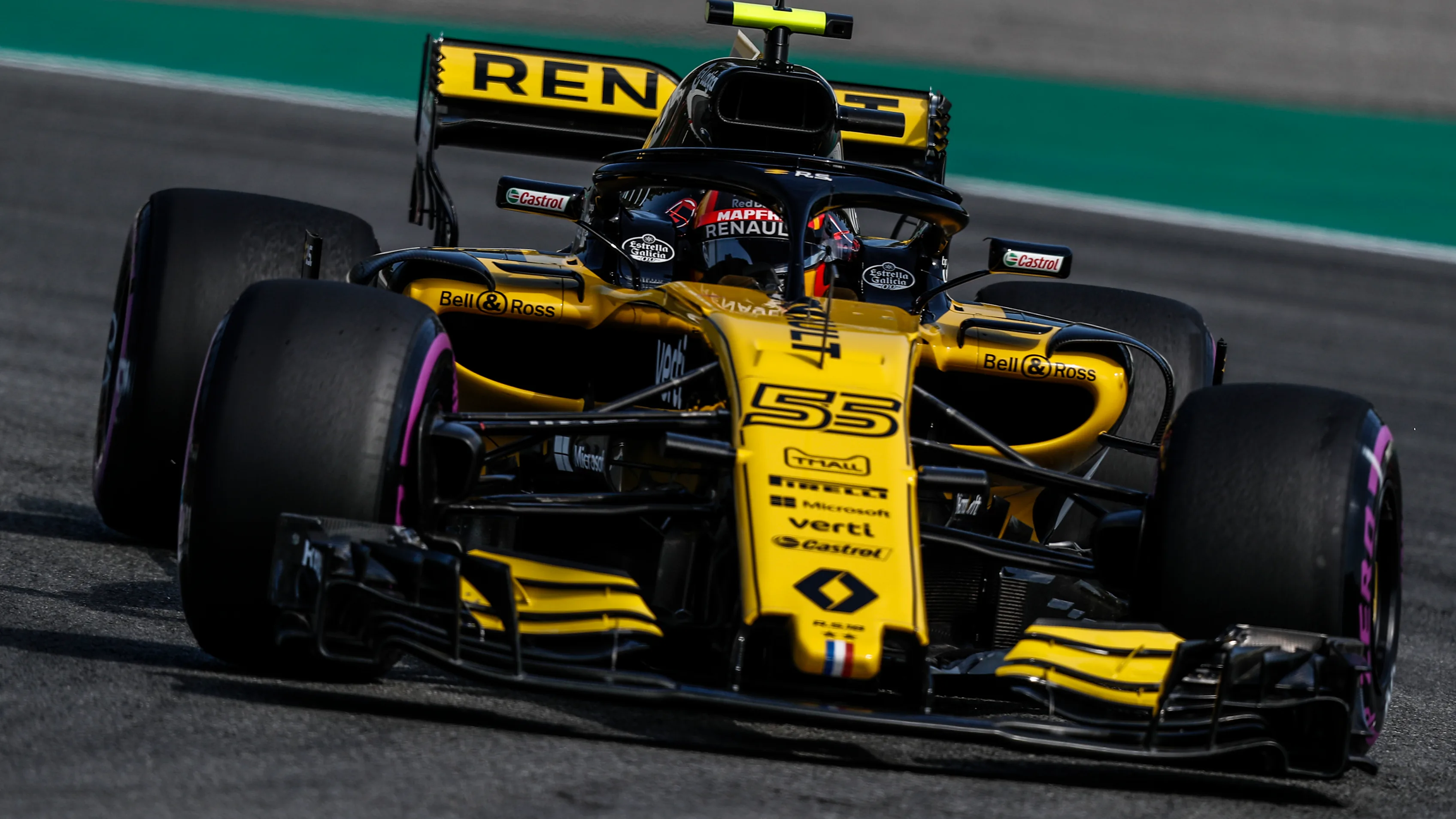 www.sutton-images.com

Carlos Sainz jr (ESP) Renault Sport F1 Team RS18 at Formula One World