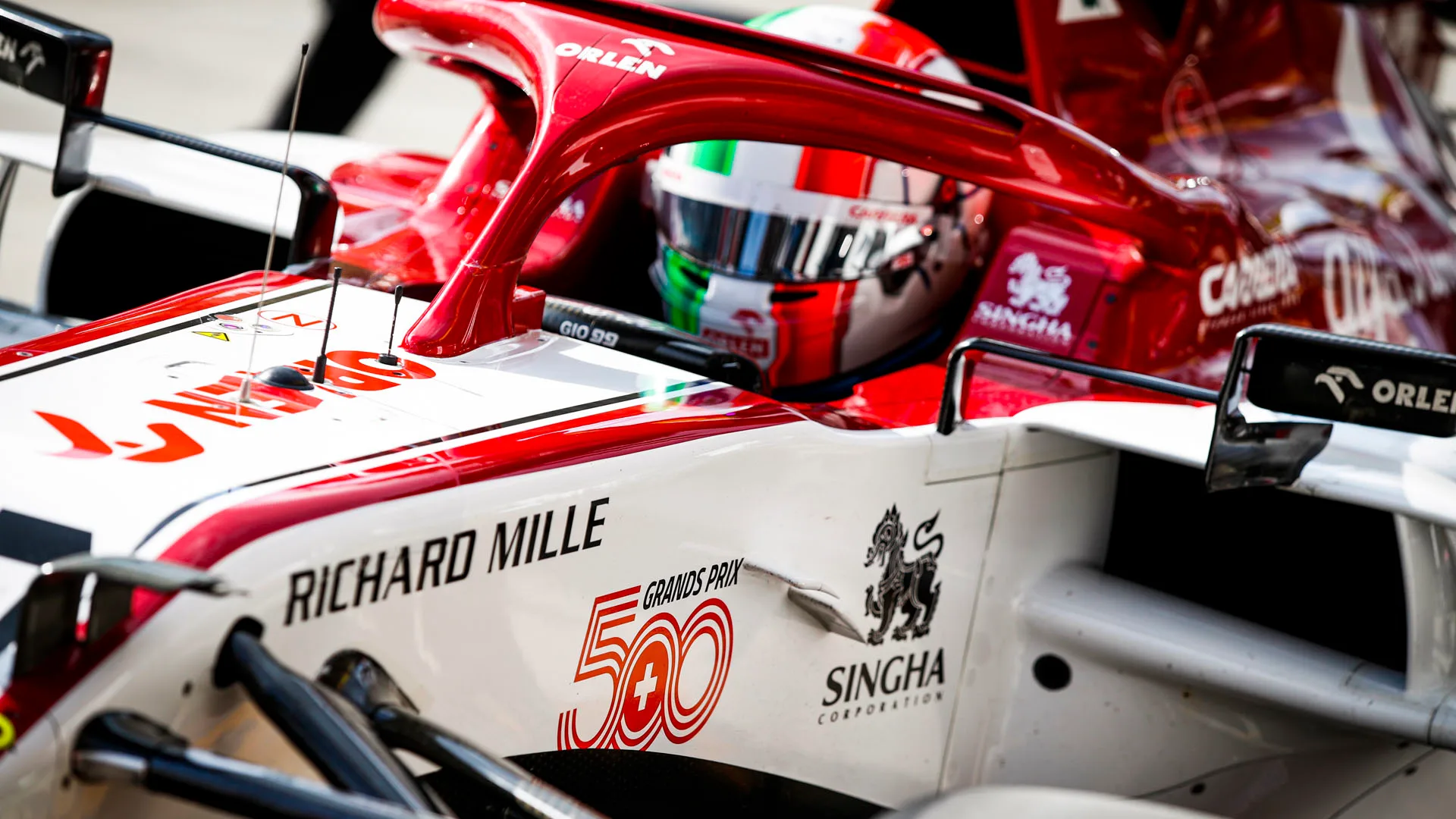 GIOVINAZZI Antonio (ita), Alfa Romeo Racing ORLEN C39, celebration of 500 Grand Prix of the team