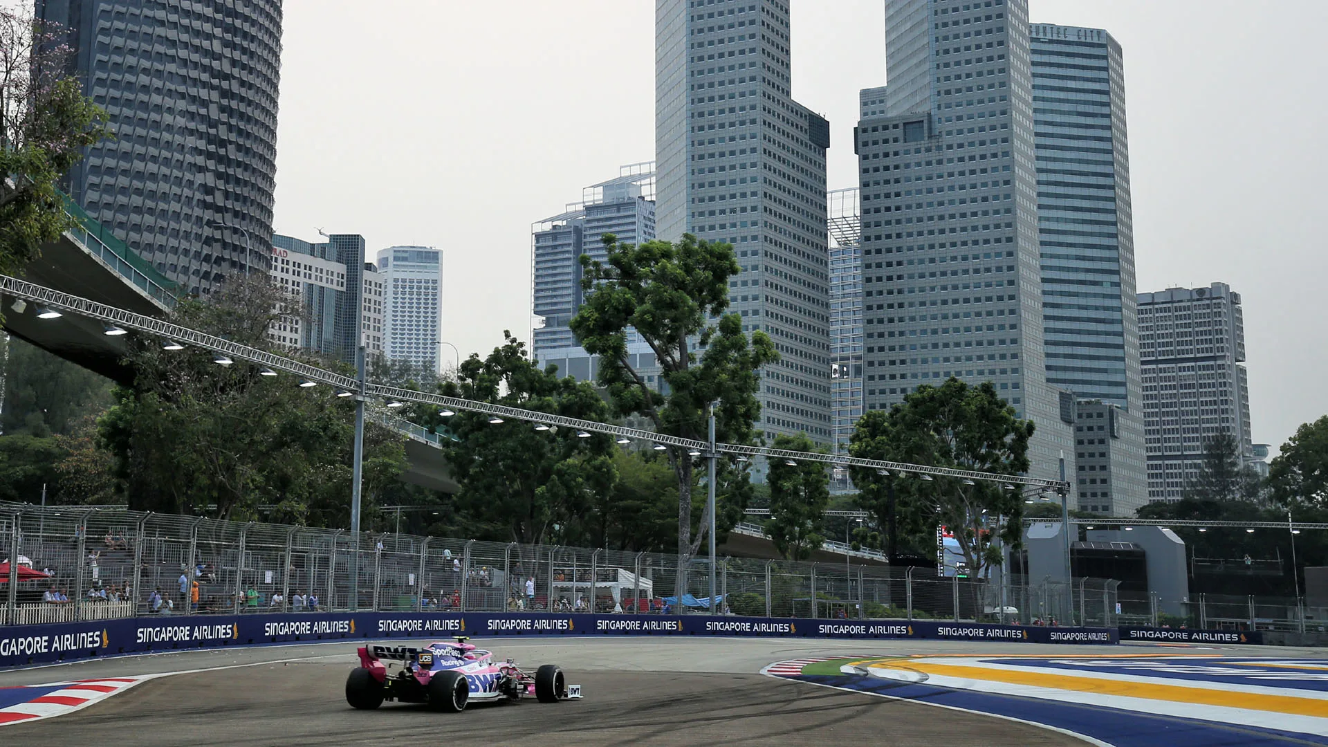 Lance Stroll (CDN) Racing Point F1 Team RP19.
20.09.2019. Formula 1 World Championship, Rd 15, Singapore Grand Prix, Marina Bay Street Circuit, Singapore, Practice Day.
- www.xpbimages.com, EMail: requests@xpbimages.com - copy of publication required for printed pictures. Every used picture is fee-liable. © Copyright: Moy / XPB Images