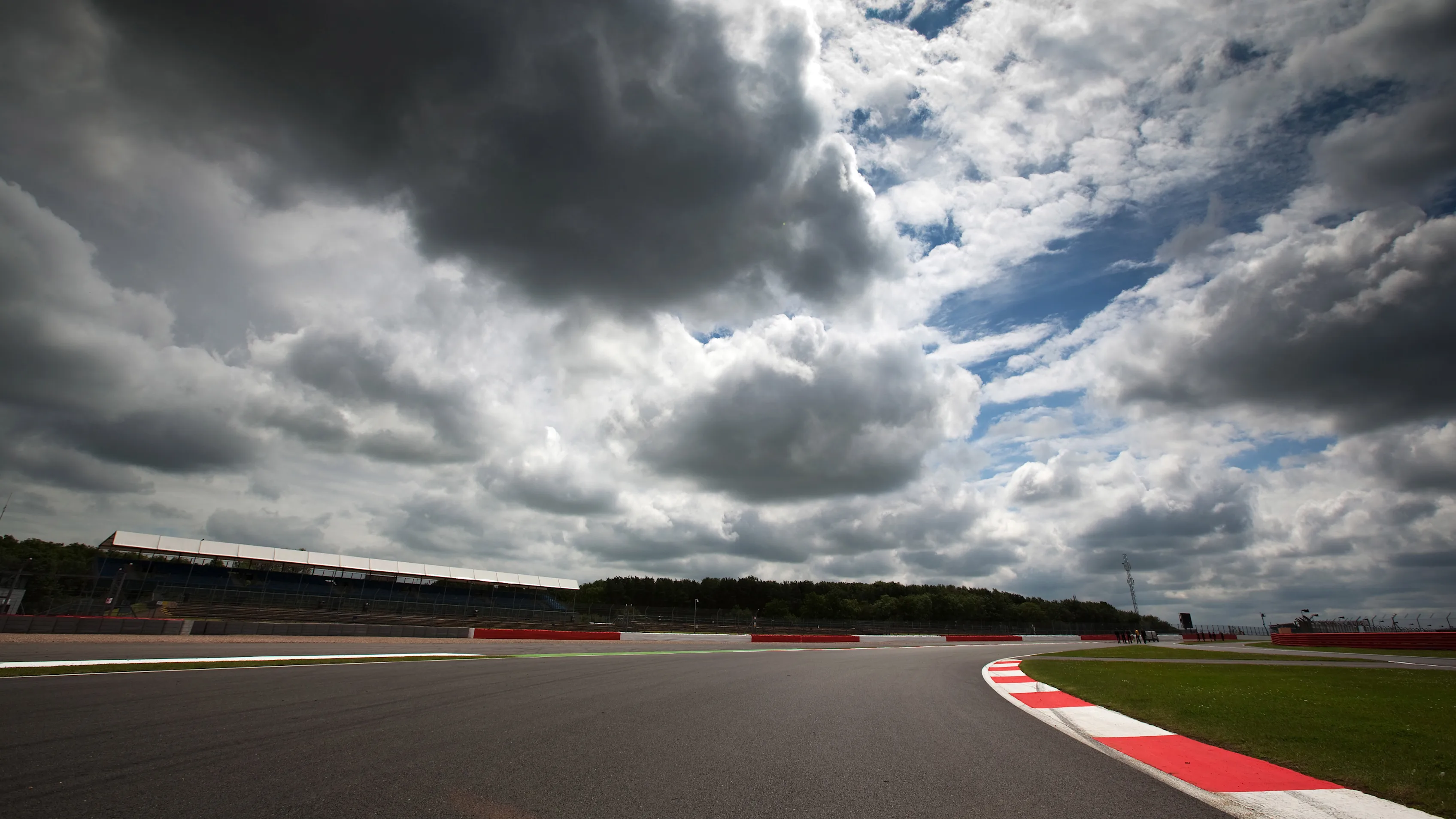 Silverstone, Northamptonshire, England. 5th July 2012. Thursday Preview.  Copse corner. Portrait.