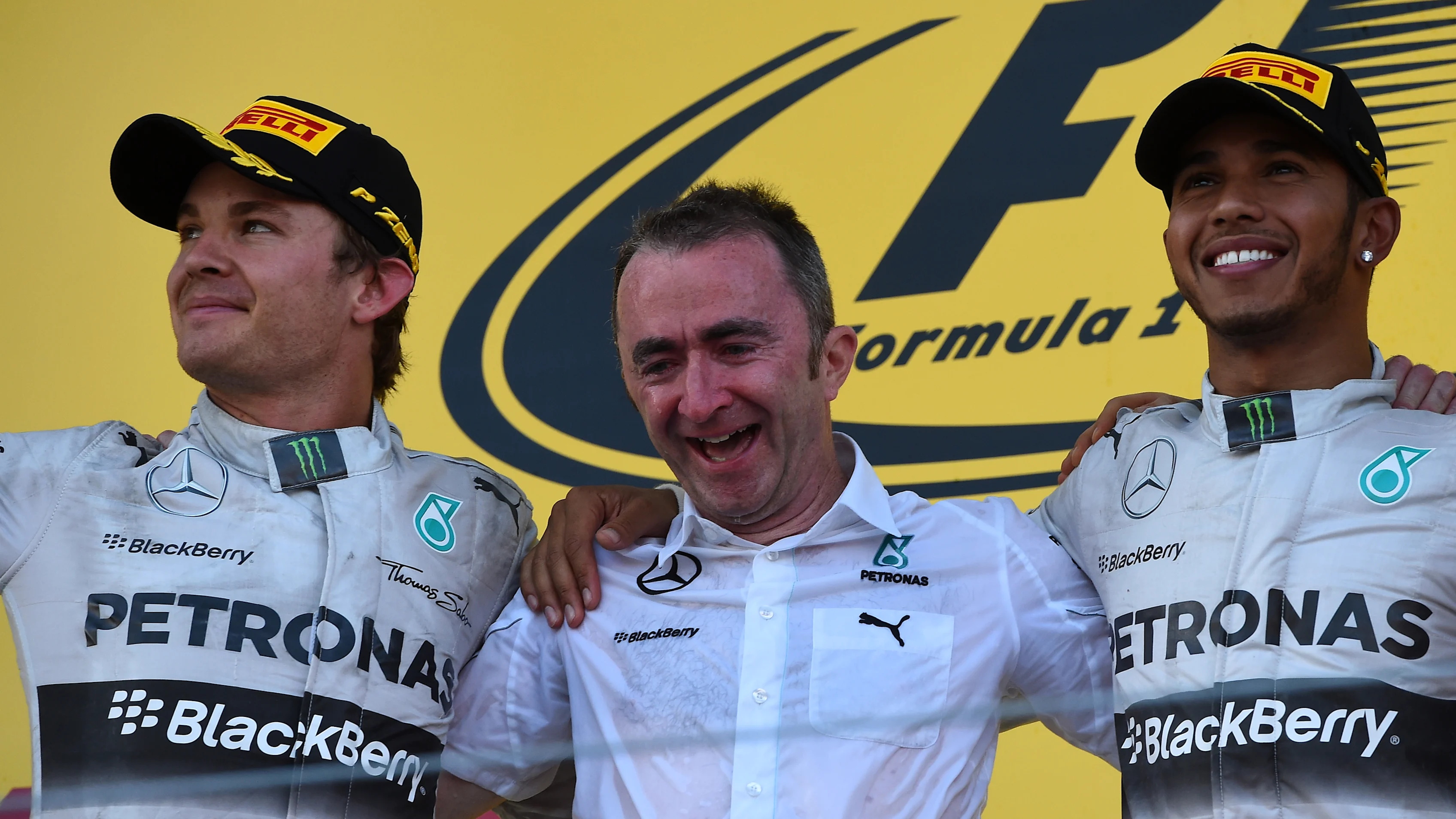 (L to R): Nico Rosberg (GER) Mercedes AMG F1, Paddy Lowe (GBR) Mercedes AMG F1 Executive Director