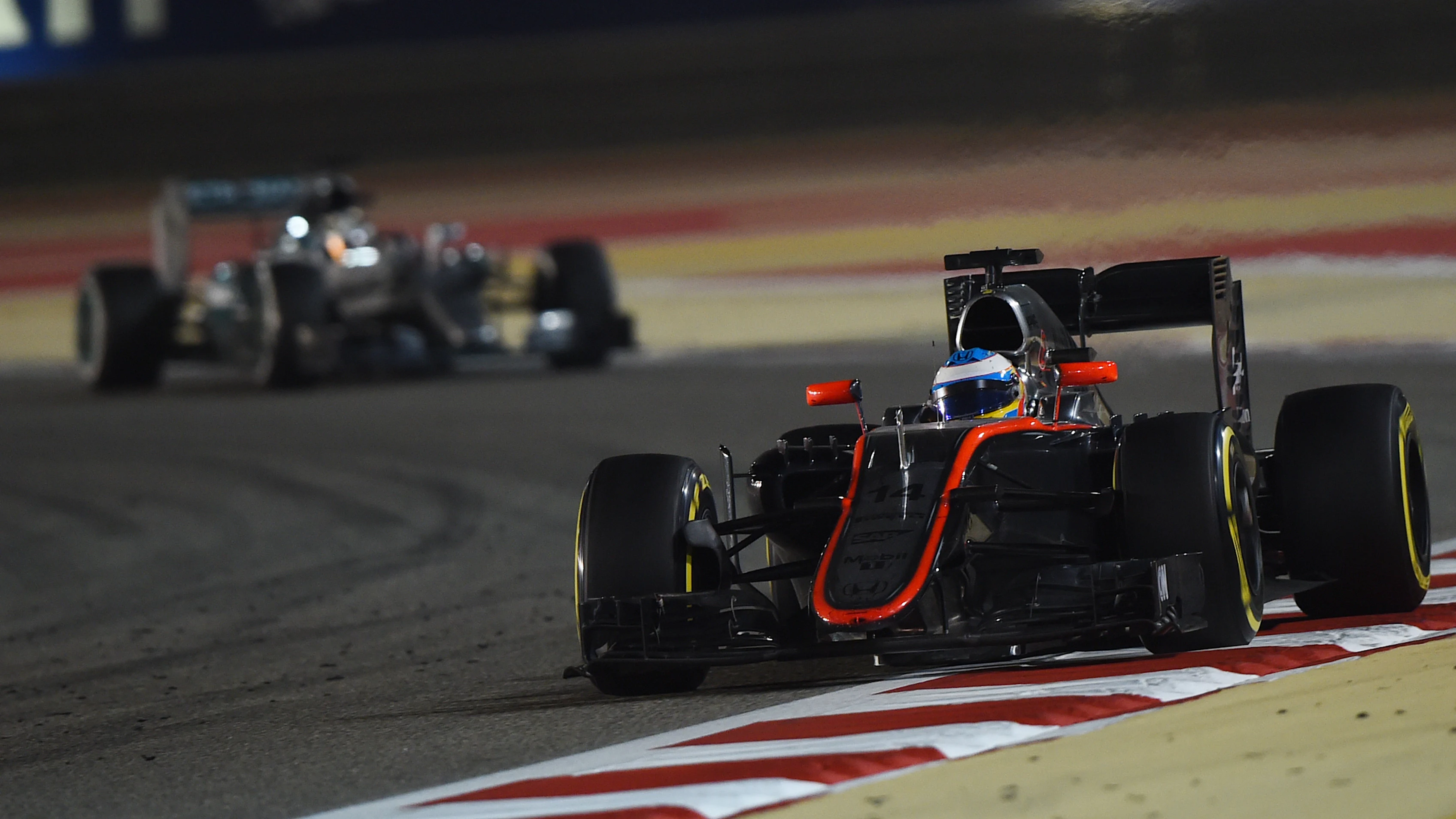 Fernando Alonso (ESP) McLaren MP4-30 at Formula One World Championship, Rd4, Bahrain Grand Prix