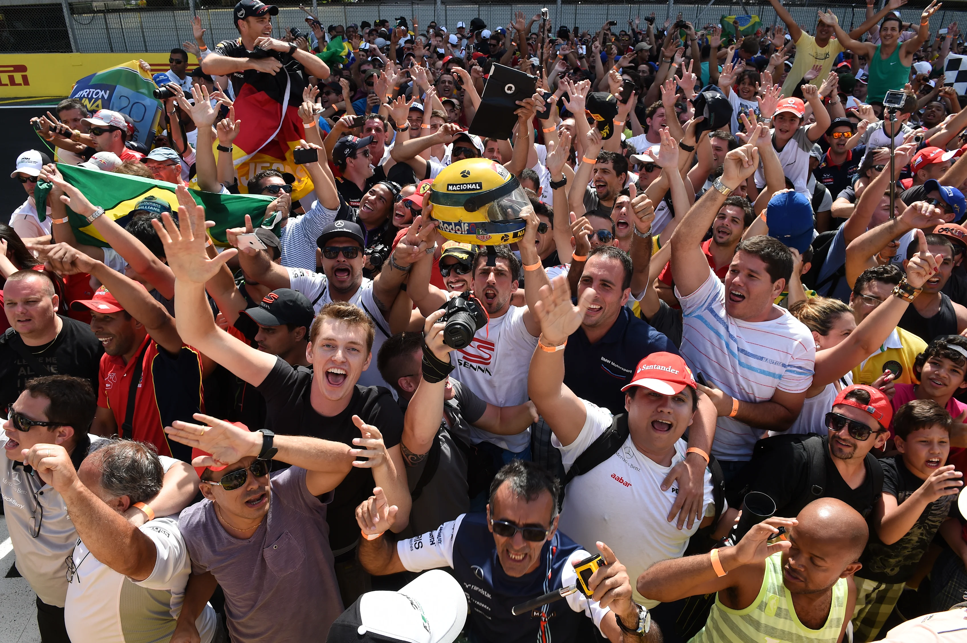 Fans and Ayrton Sennna fans. Formula One World Championship, Rd18, Brazilian Grand Prix, Race, Sao
