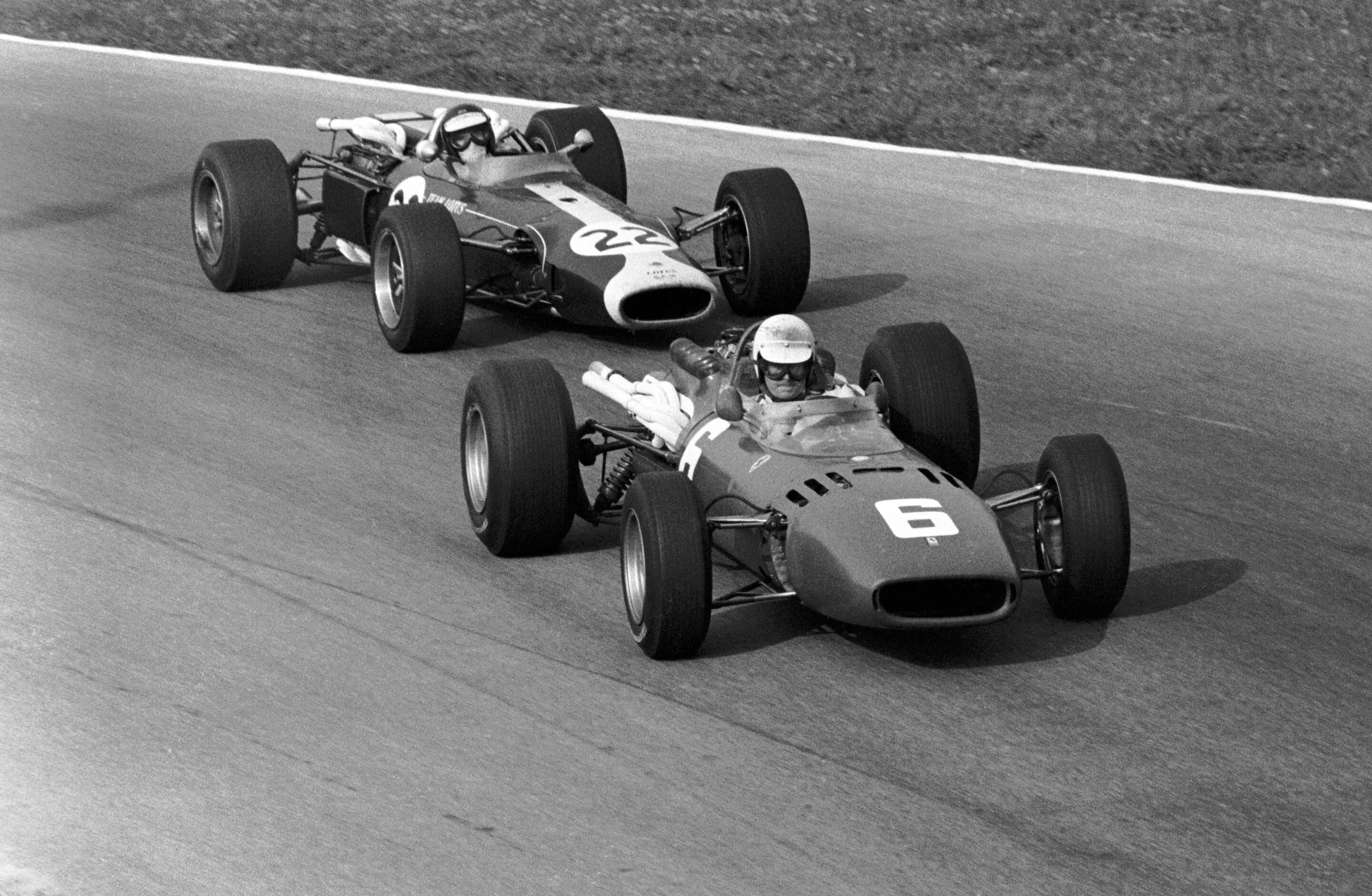 Winner Ludovico Scarfiotti (ITA) Ferrari 312 leads Jim Clark(GBR) Lotus 33, DNF. Ferrari scored a