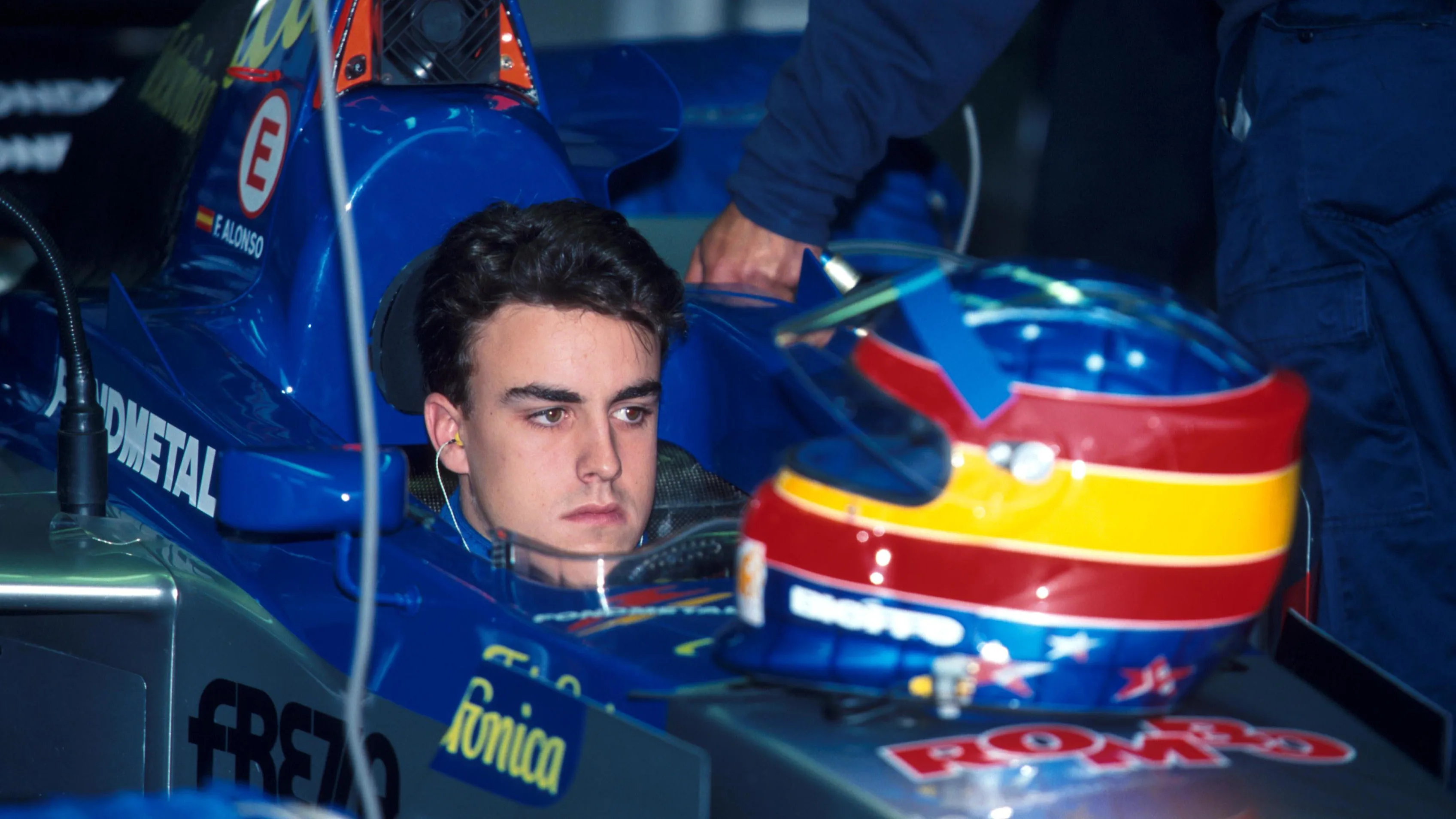 Fernando Alonso (ESP), the 1999 Open Moviestar by Nissan Champion test drove the Minardi