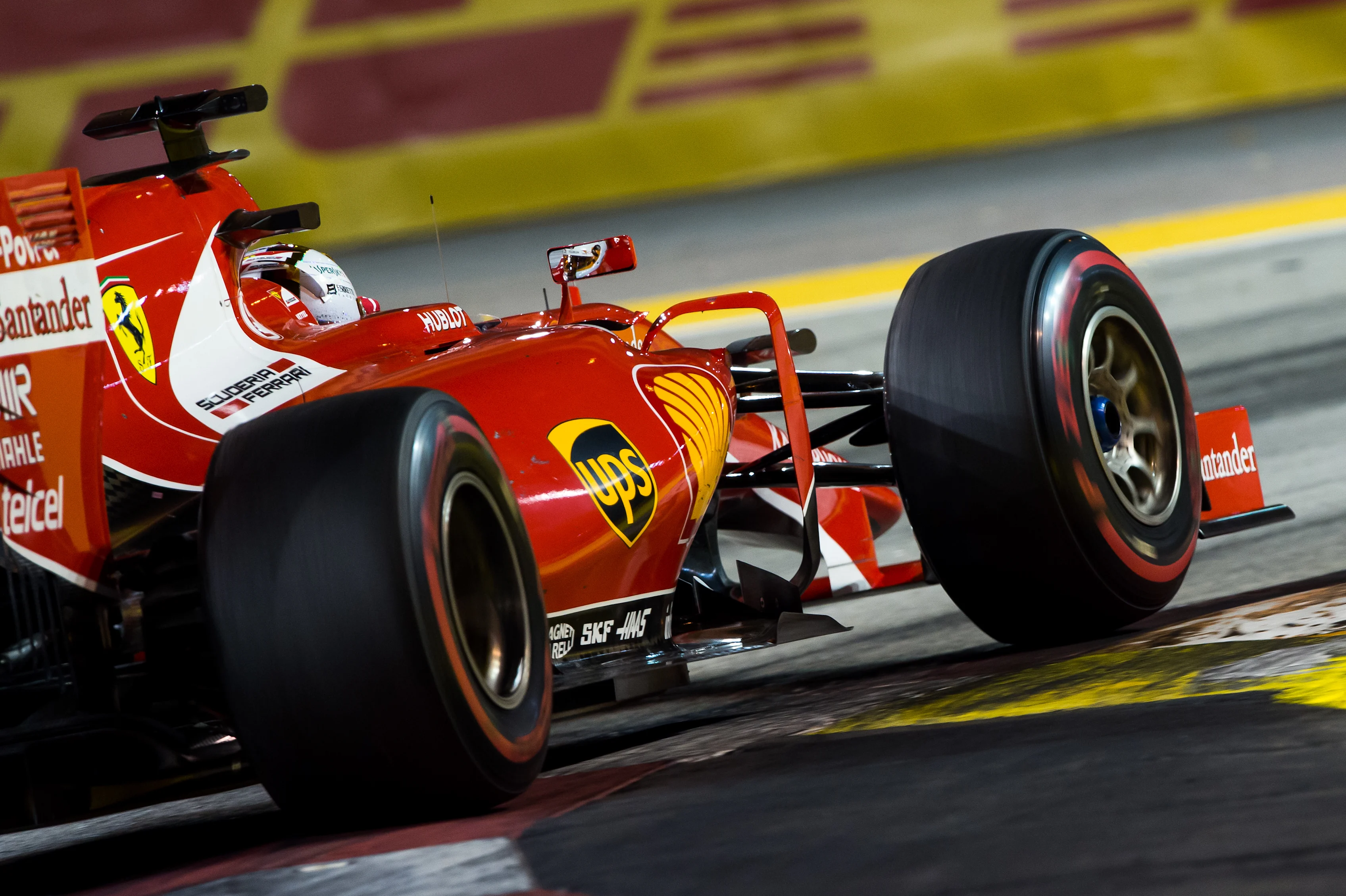 at Formula One World Championship, Rd13, Singapore Grand Prix, Race, Marina Bay Street Circuit,