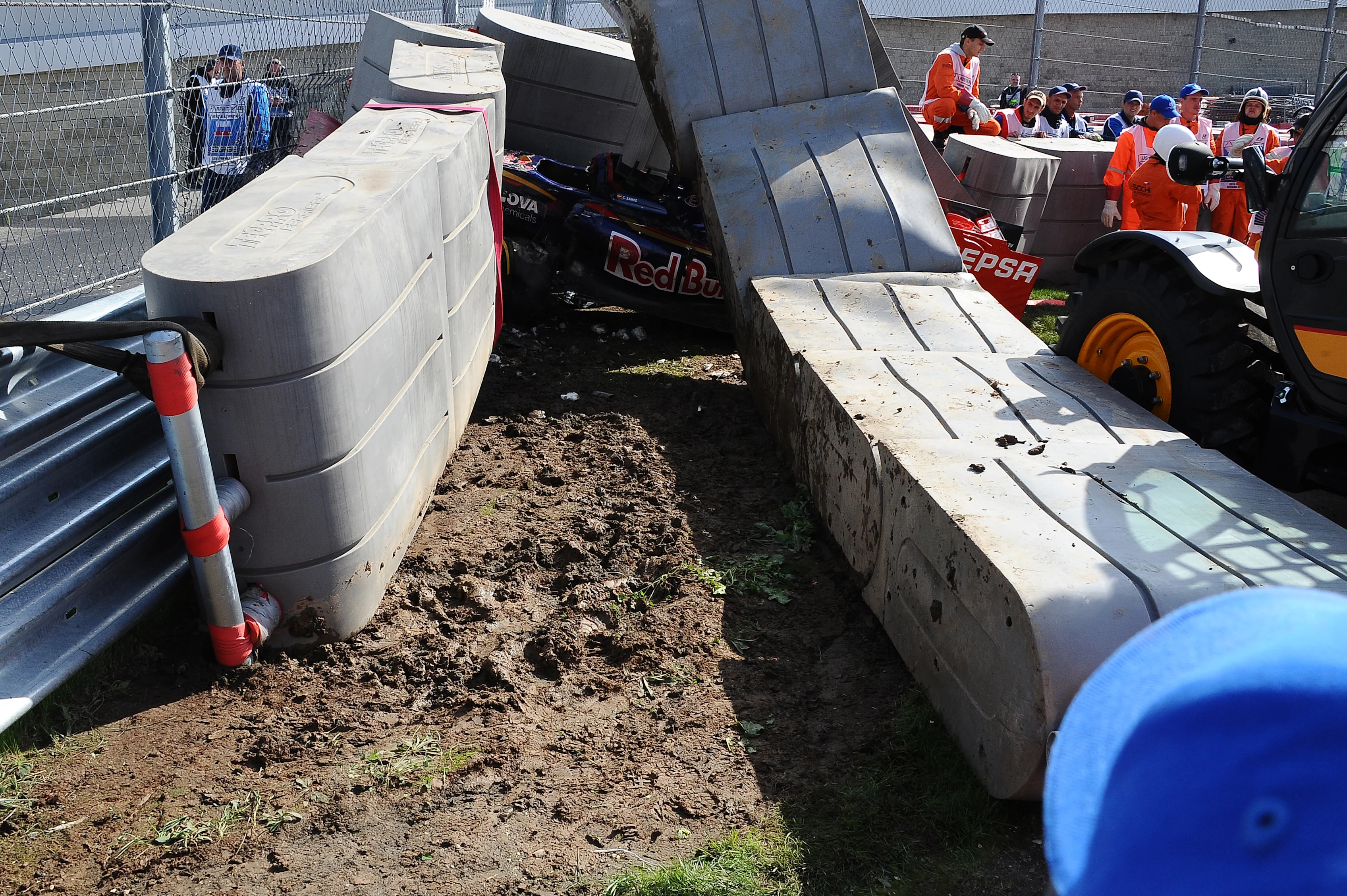 Accidente de Carlos Sainz sin consecuencias para el piloto G.P. de Rusia 15 prueba del Mundial en