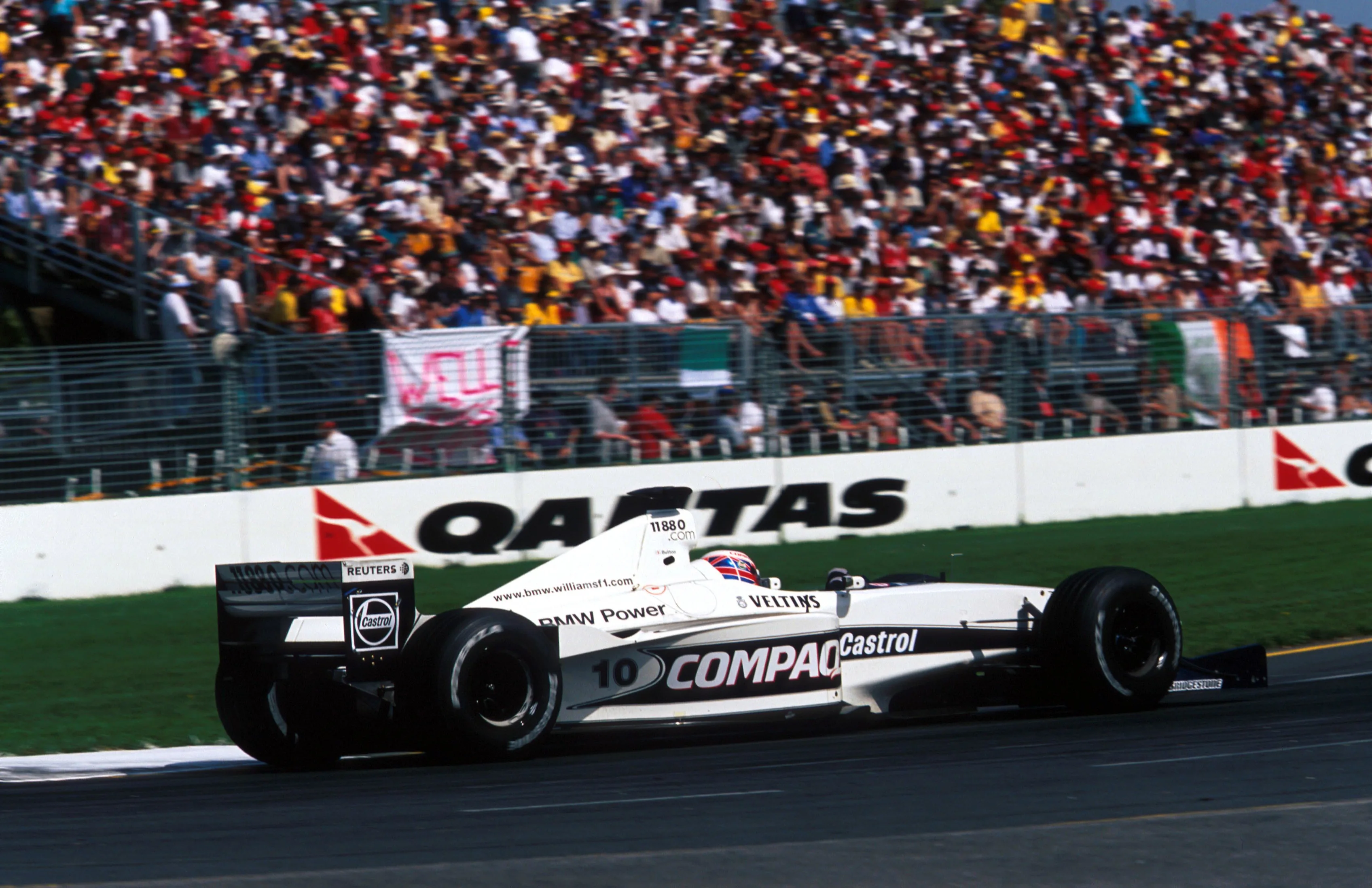 Jenson Button (GBR) Williams FW22 recovered from a lowly twenty-first qualifying spot to be running