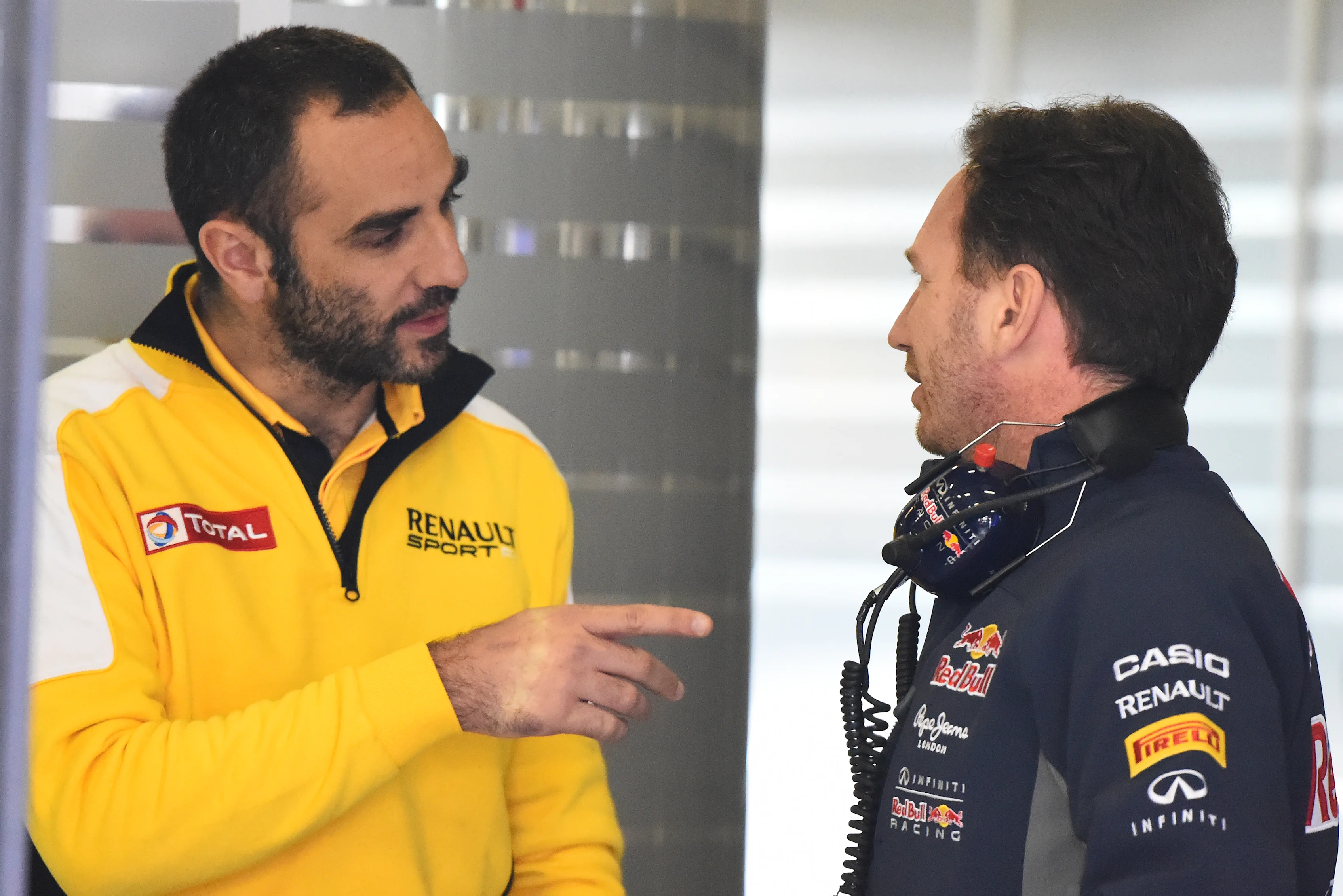 Cyril Abiteboul (FRA) Renault Sport talks with Christian Horner (GBR) Red Bull Racing Team