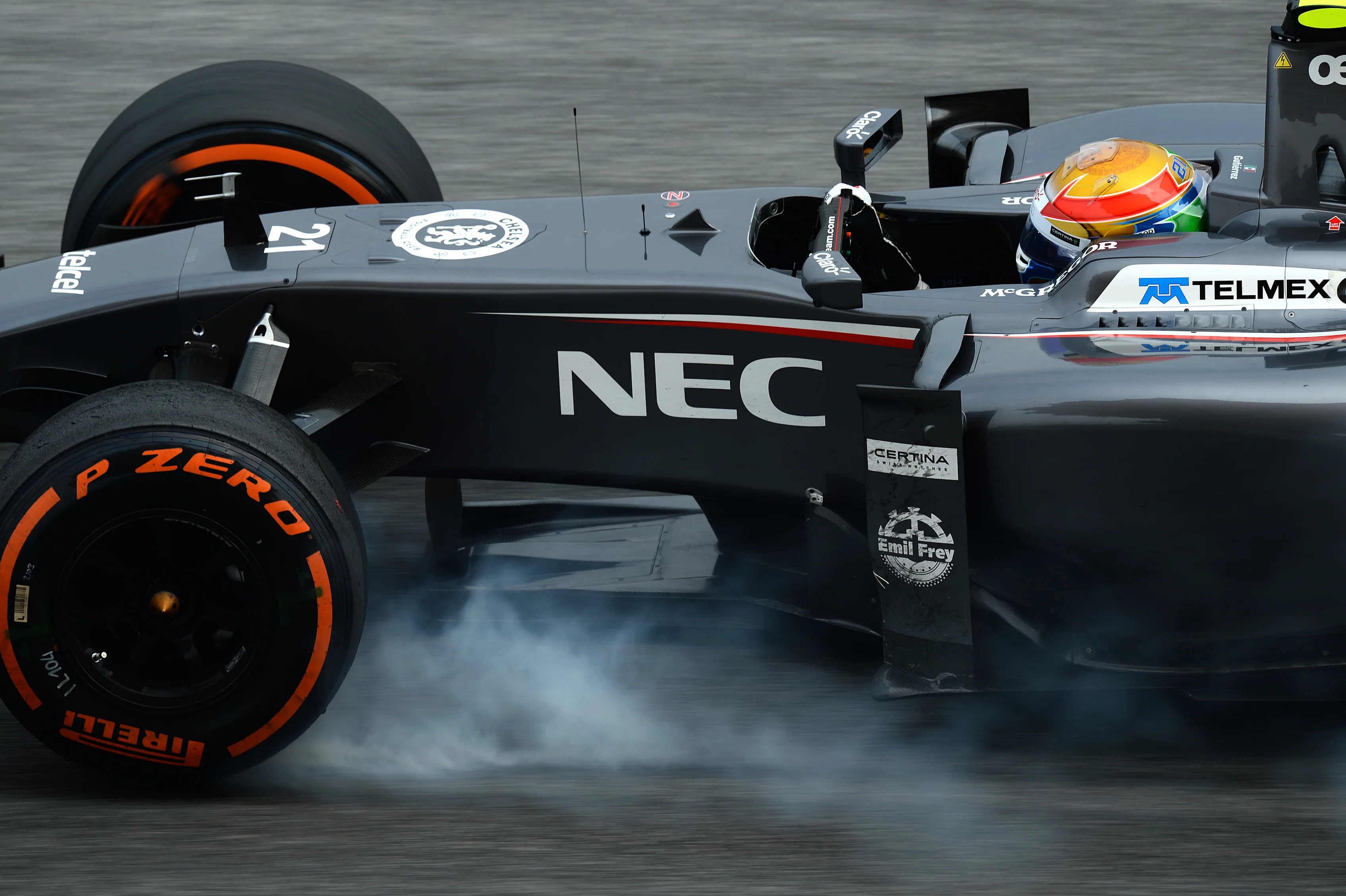 Esteban Gutierrez (MEX) Sauber C33 locks up.
Formula One World Championship, Rd2, Malaysian Grand Prix, Practice, Sepang, Malaysia, Friday 28 March 2014.
