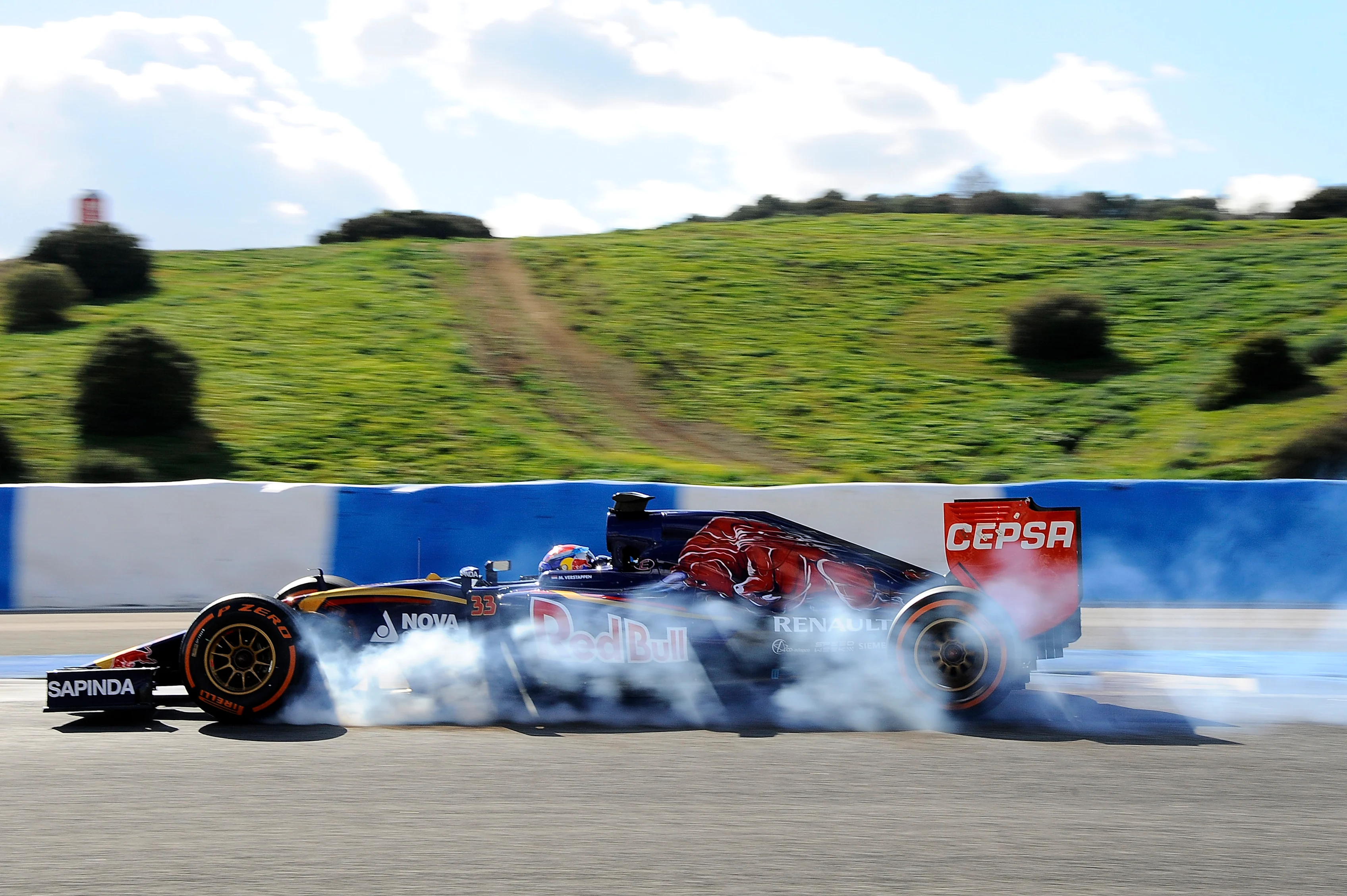 Max Verstappen (NDL) Scuderia Toro Rosso locks up at Formula One Testing, Day Four, Jerez, Spain, 4  February 2015.
