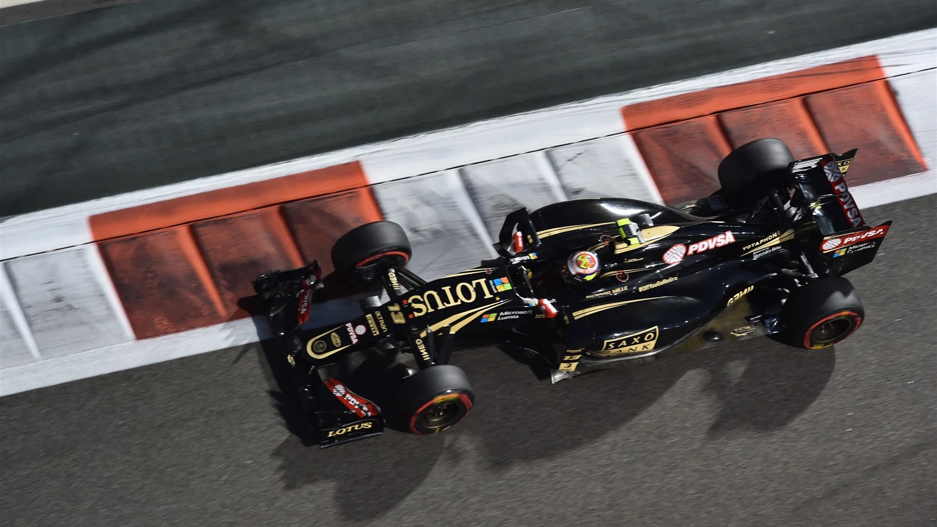Pastor Maldonado (VEN) Lotus E23 Hybrid at Formula One World Championship, Rd19, Abu Dhabi Grand