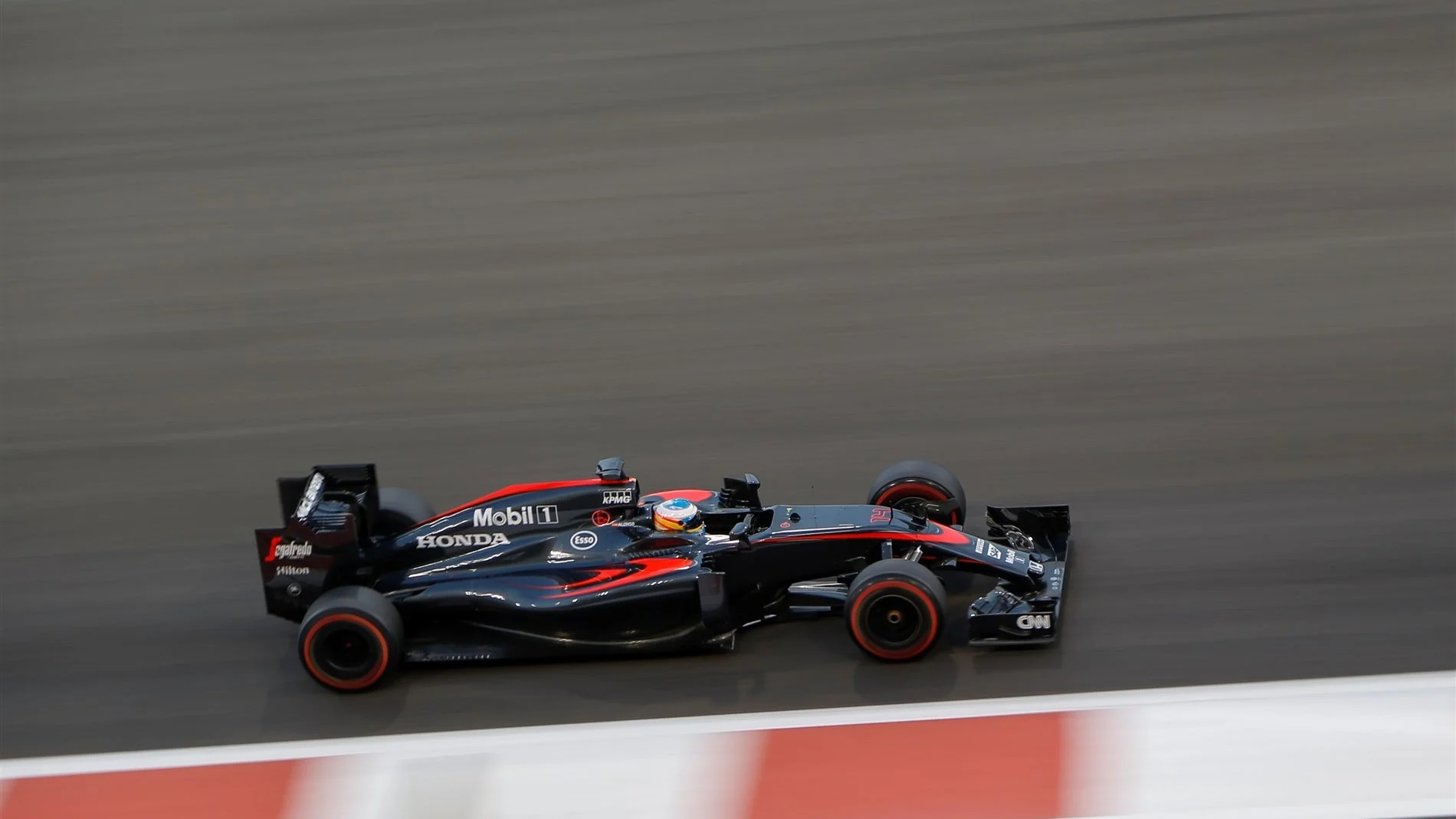 Fernando Alonso (ESP) McLaren MP4-30 at Formula One World Championship, Rd19, Abu Dhabi Grand Prix, Qualifying, Yas Marina Circuit, Abu Dhabi, UAE, Saturday 28 November 2015. © Sutton Motorsport Images