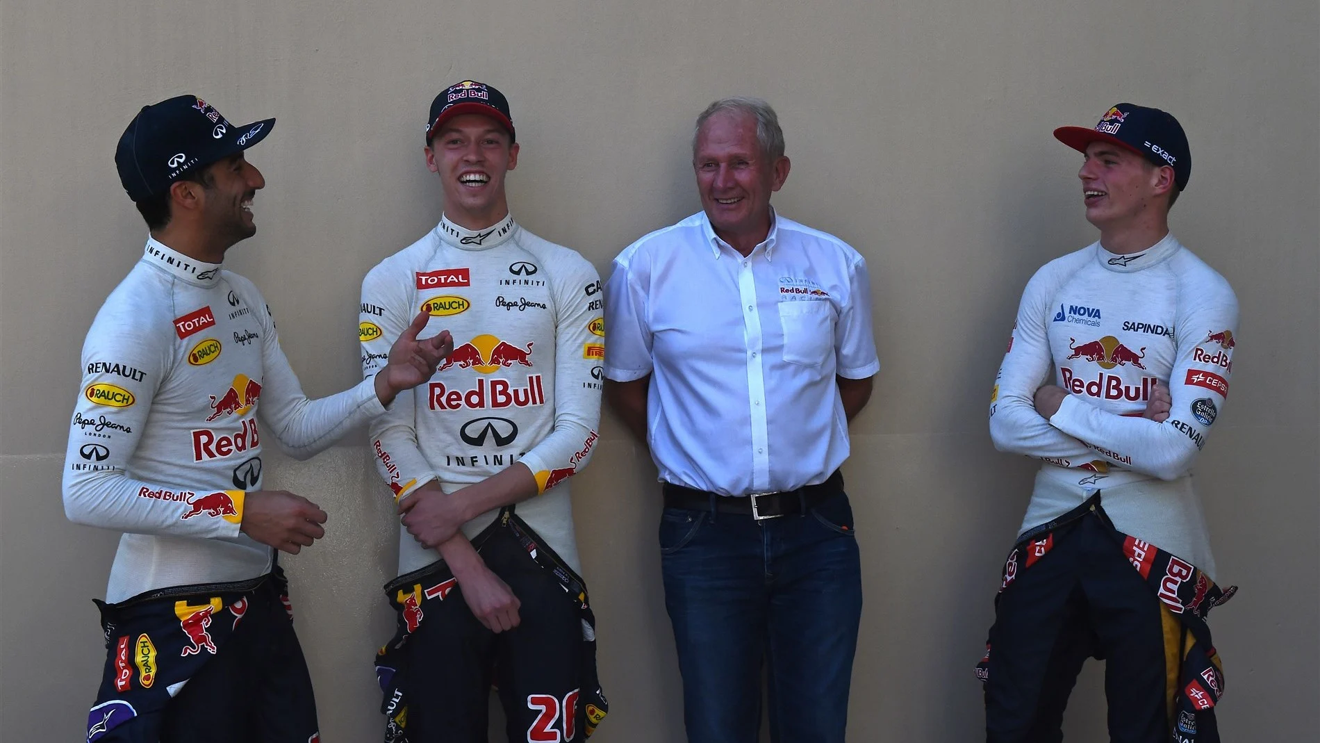 Dr Helmut Marko (AUT) Red Bull Motorsport Consultant with Daniel Ricciardo (AUS) Red Bull Racing, Daniil Kvyat (RUS) Red Bull Racing and Max Verstappen (NDL) Scuderia Toro Rosso at Formula One World Championship, Rd19, Abu Dhabi Grand Prix, Race, Yas Marina Circuit, Abu Dhabi, UAE, Sunday 29 November 2015. © Sutton Motorsport Images