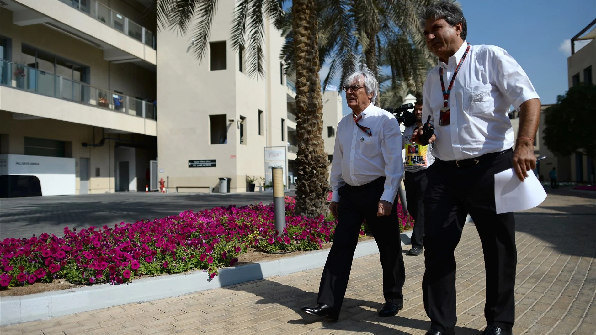 Bernie Ecclestone (GBR) CEO Formula One Group (FOM) and Pasquale Lattuneddu (ITA) of the FOM at Formula One World Championship, Rd19, Abu Dhabi Grand Prix, Race, Yas Marina Circuit, Abu Dhabi, UAE, Sunday 29 November 2015. © Sutton Motorsport Images