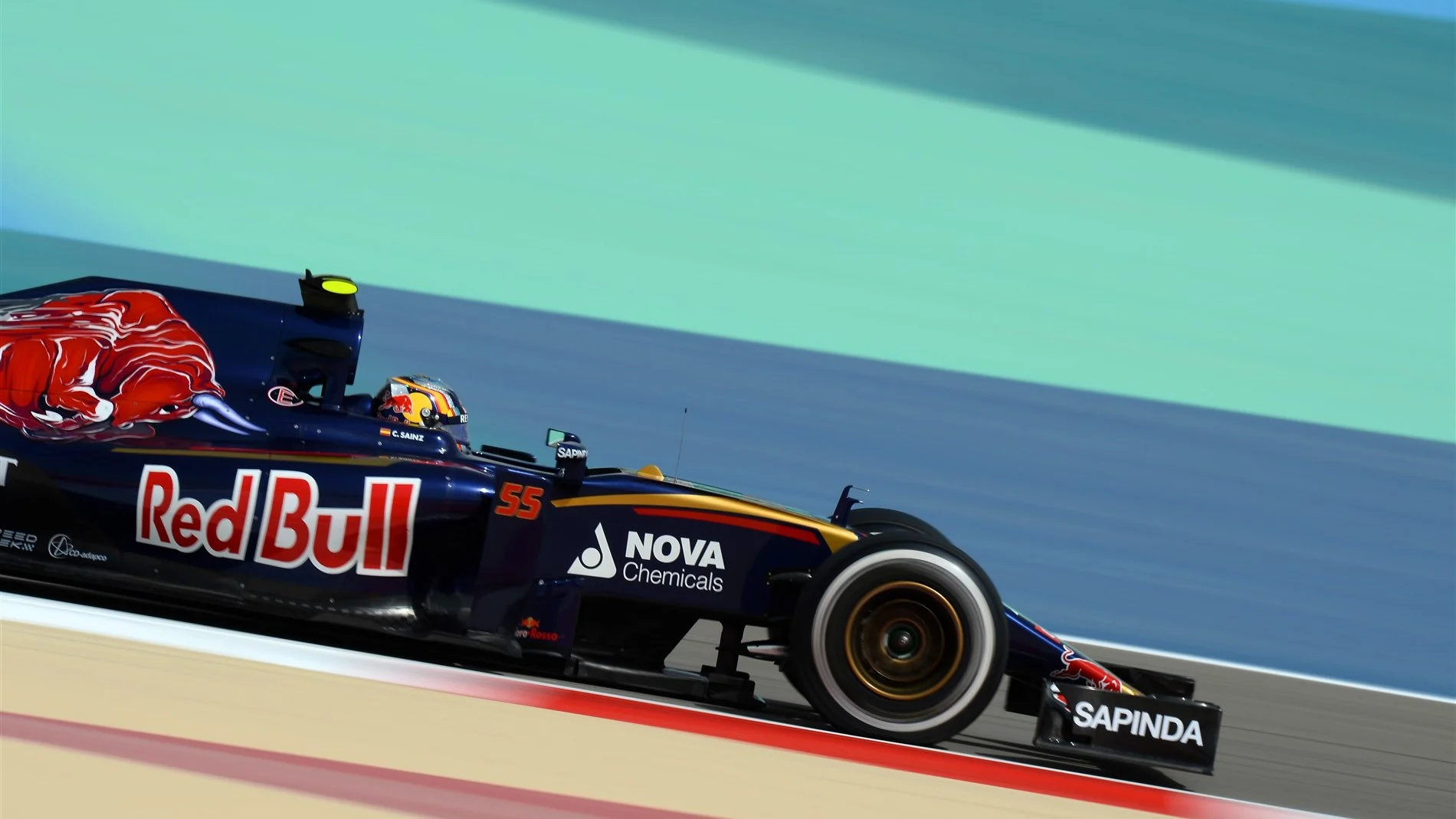 Carlos Sainz jr (ESP) Scuderia Toro Rosso STR10 at Formula One World Championship, Rd4, Bahrain Grand Prix Practice, Bahrain International Circuit, Sakhir, Bahrain, Friday 17 April 2015. © Sutton Motorsport Images