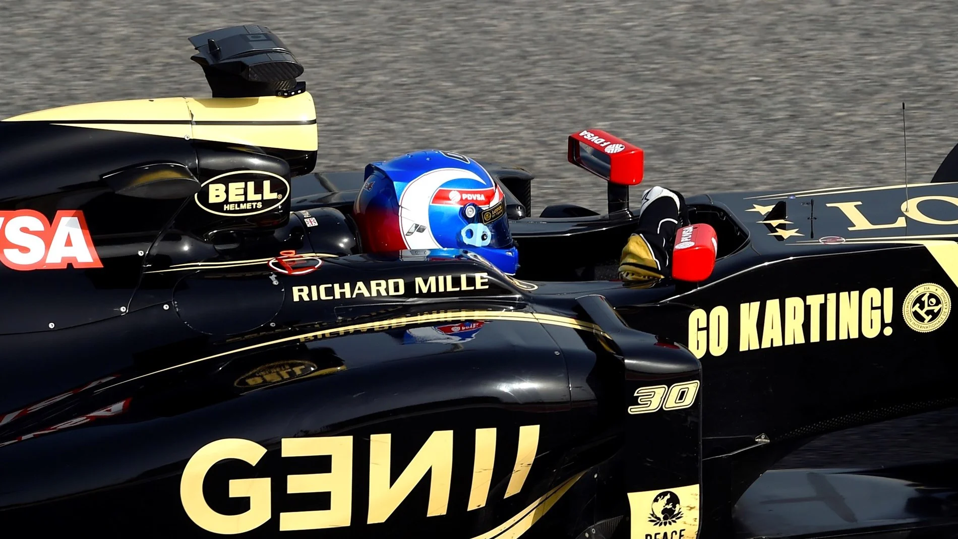 Jolyon Palmer (GBR) Lotus E23 Hybrid at Formula One World Championship, Rd4, Bahrain Grand Prix Practice, Bahrain International Circuit, Sakhir, Bahrain, Friday 17 April 2015. © Sutton Motorsport Images