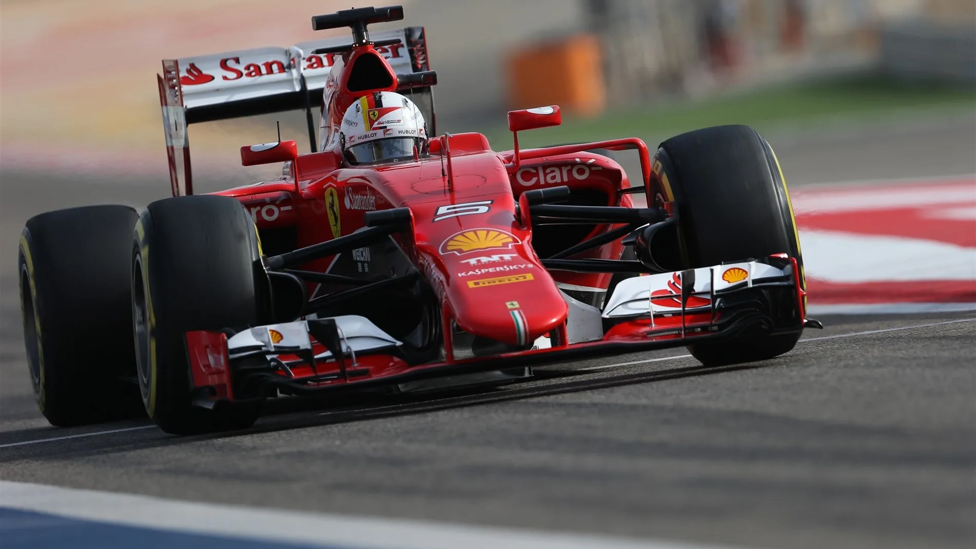 Sebastian Vettel (GER) Ferrari SF15-T at Formula One World Championship, Rd4, Bahrain Grand Prix Qualifying, Bahrain International Circuit, Sakhir, Bahrain, Saturday 18  April 2015. © Sutton Motorsport Images