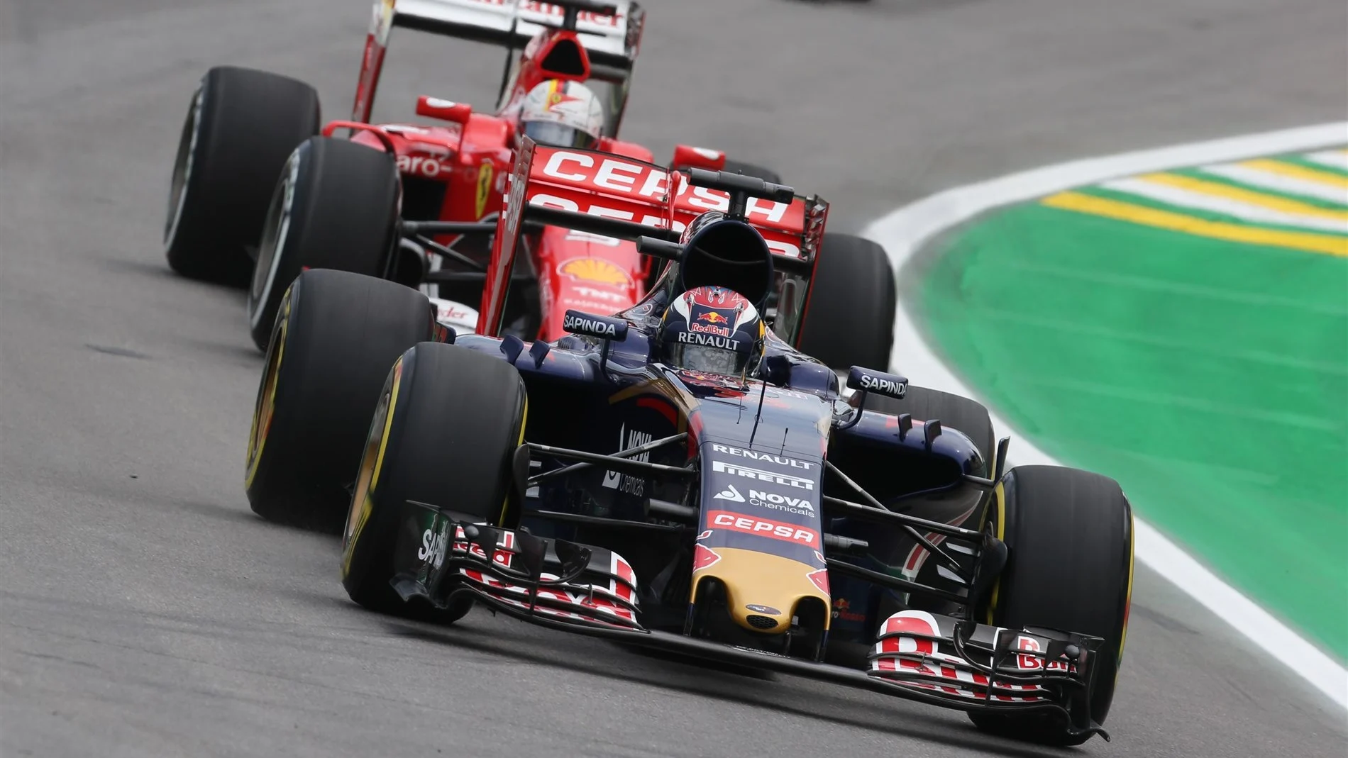 Max Verstappen (NDL) Scuderia Toro Rosso STR10 and Sebastian Vettel (GER) Ferrari SF15-T at Formula