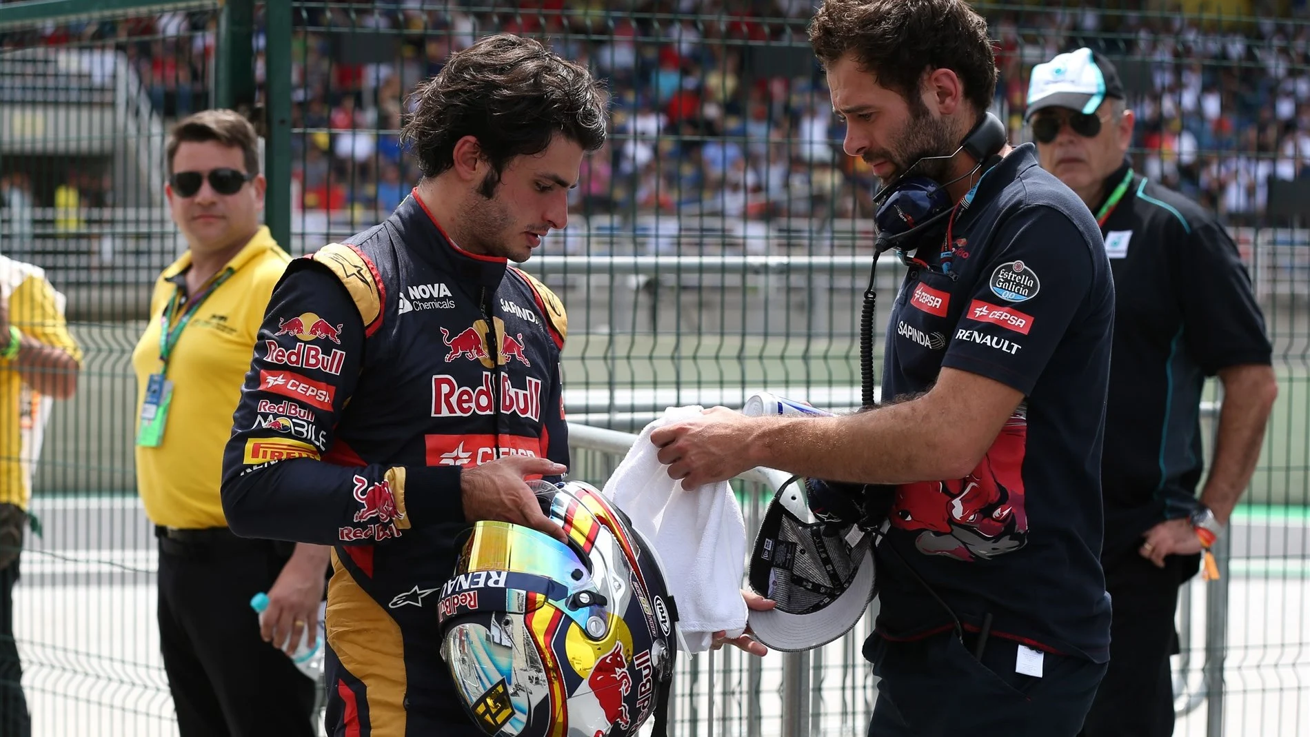 Carlos Sainz jr (ESP) Scuderia Toro Rosso at Formula One World Championship, Rd18, Brazilian Grand Prix, Qualifying, Interlagos, Sao Paulo, Brazil, Saturday 14 November 2015. © Sutton Motorsport Images
