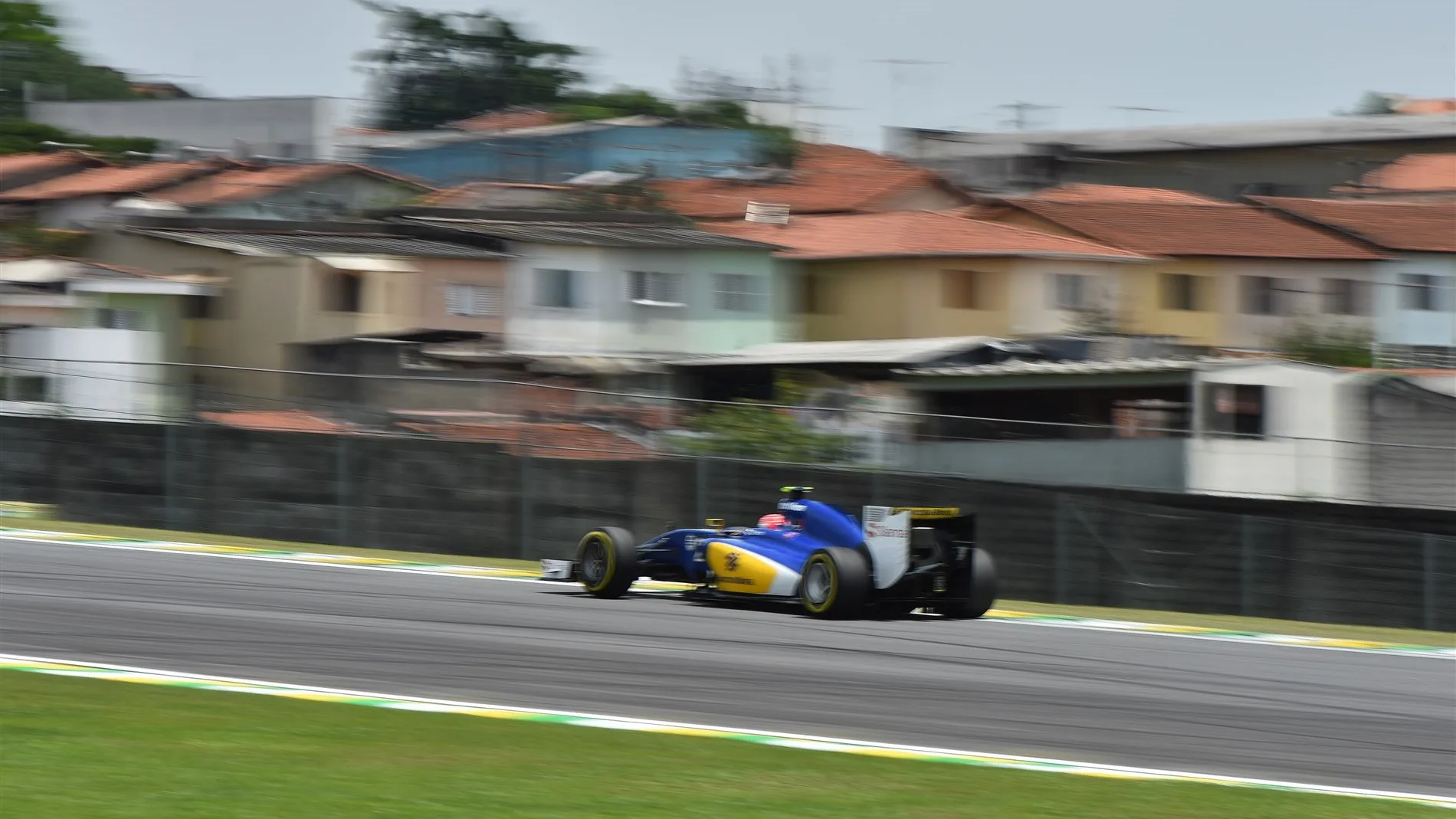 Felipe Nasr (BRA) Sauber C34 at Formula One World Championship, Rd18, Brazilian Grand Prix, Qualifying, Interlagos, Sao Paulo, Brazil, Saturday 14 November 2015. © Sutton Motorsport Images