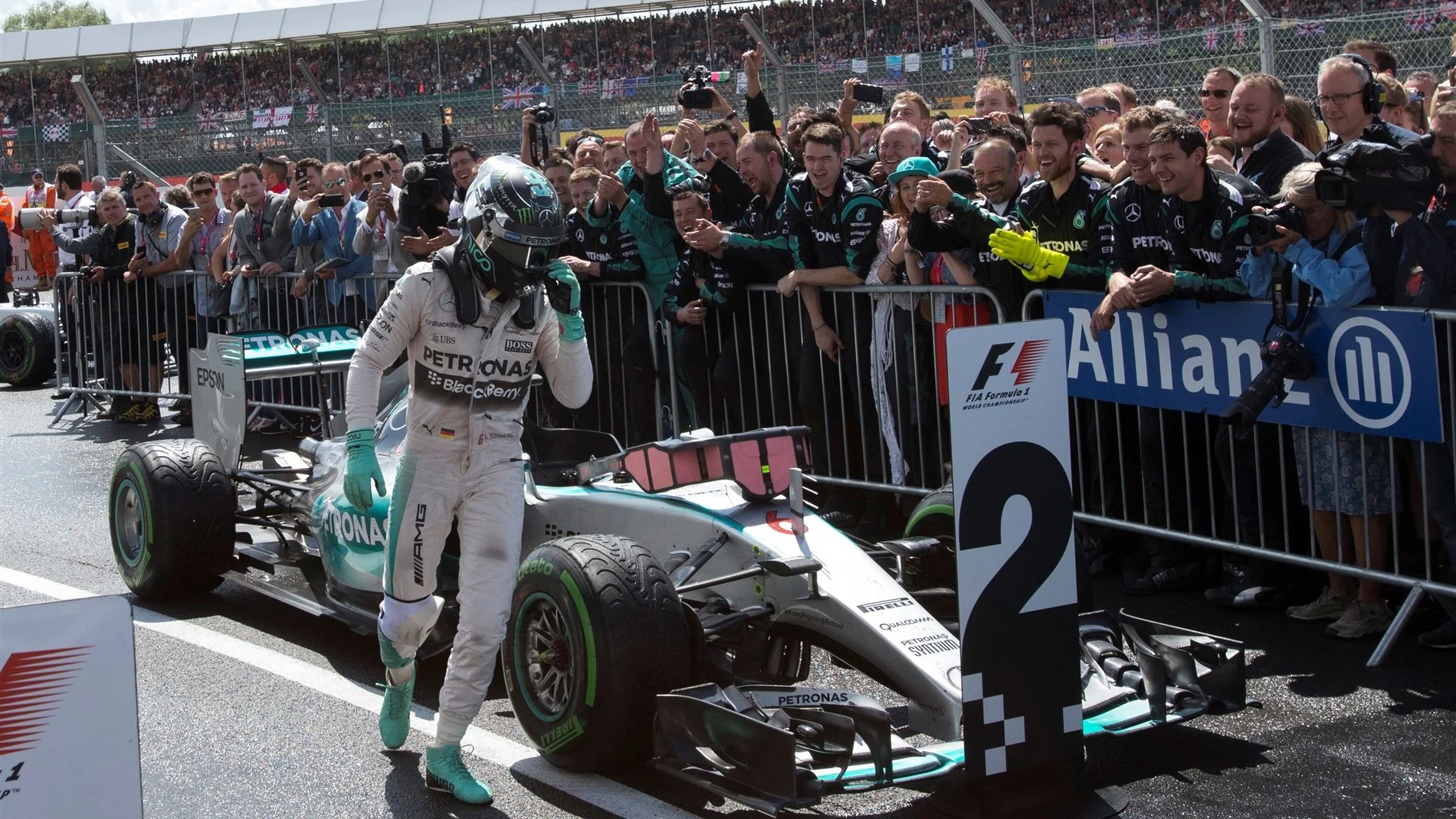 Nico Rosberg (GER) Mercedes AMG F1 W06 celebrates in parc ferme at Formula One World Championship,