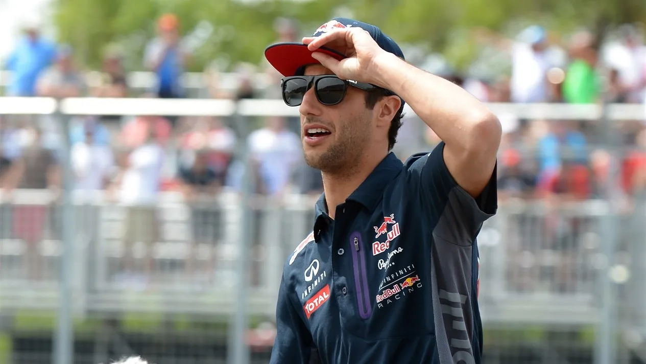 Daniel Ricciardo (AUS) Red Bull Racing on the drivers parade at Formula One World Championship, Rd7, Canadian Grand Prix, Race, Montreal, Canada, Sunday 7 June 2015. © Sutton Motorsport Images