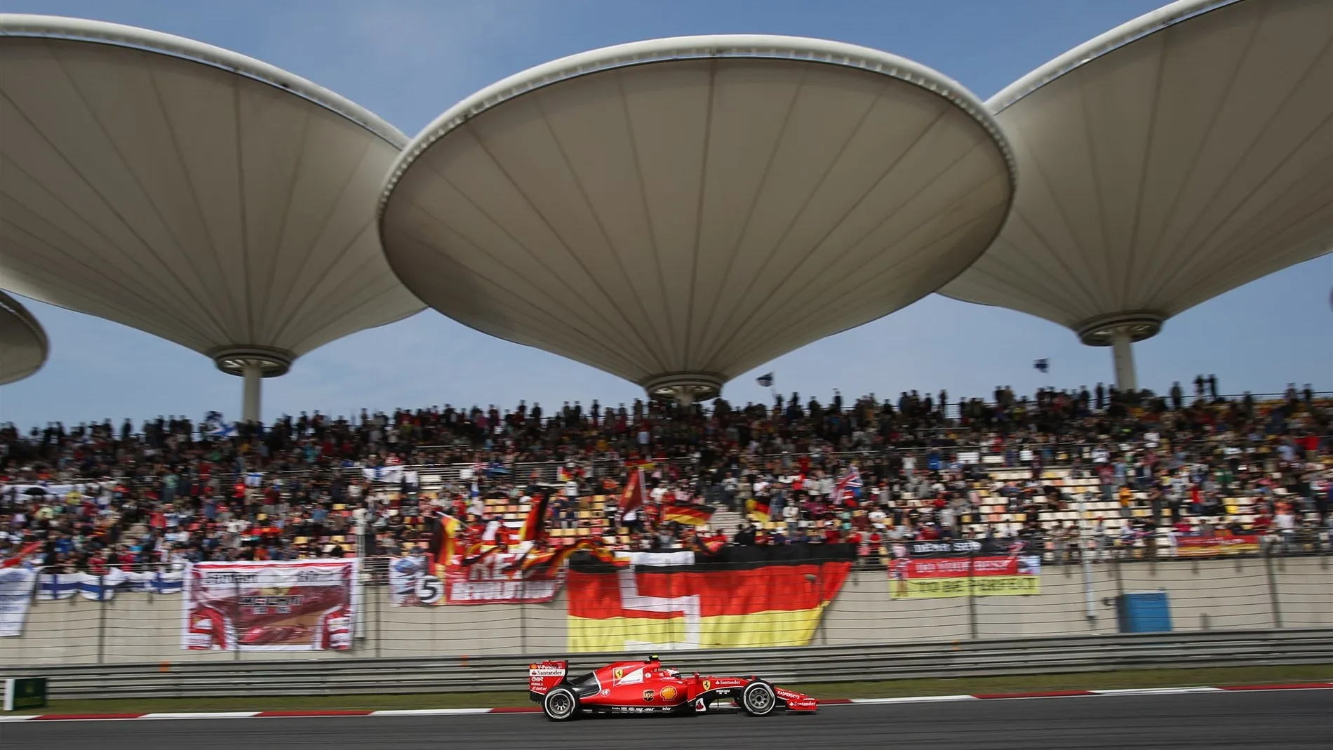 Kimi Raikkonen (FIN) Ferrari SF15-T at Formula One World Championship, Rd3, Chinese Grand Prix,