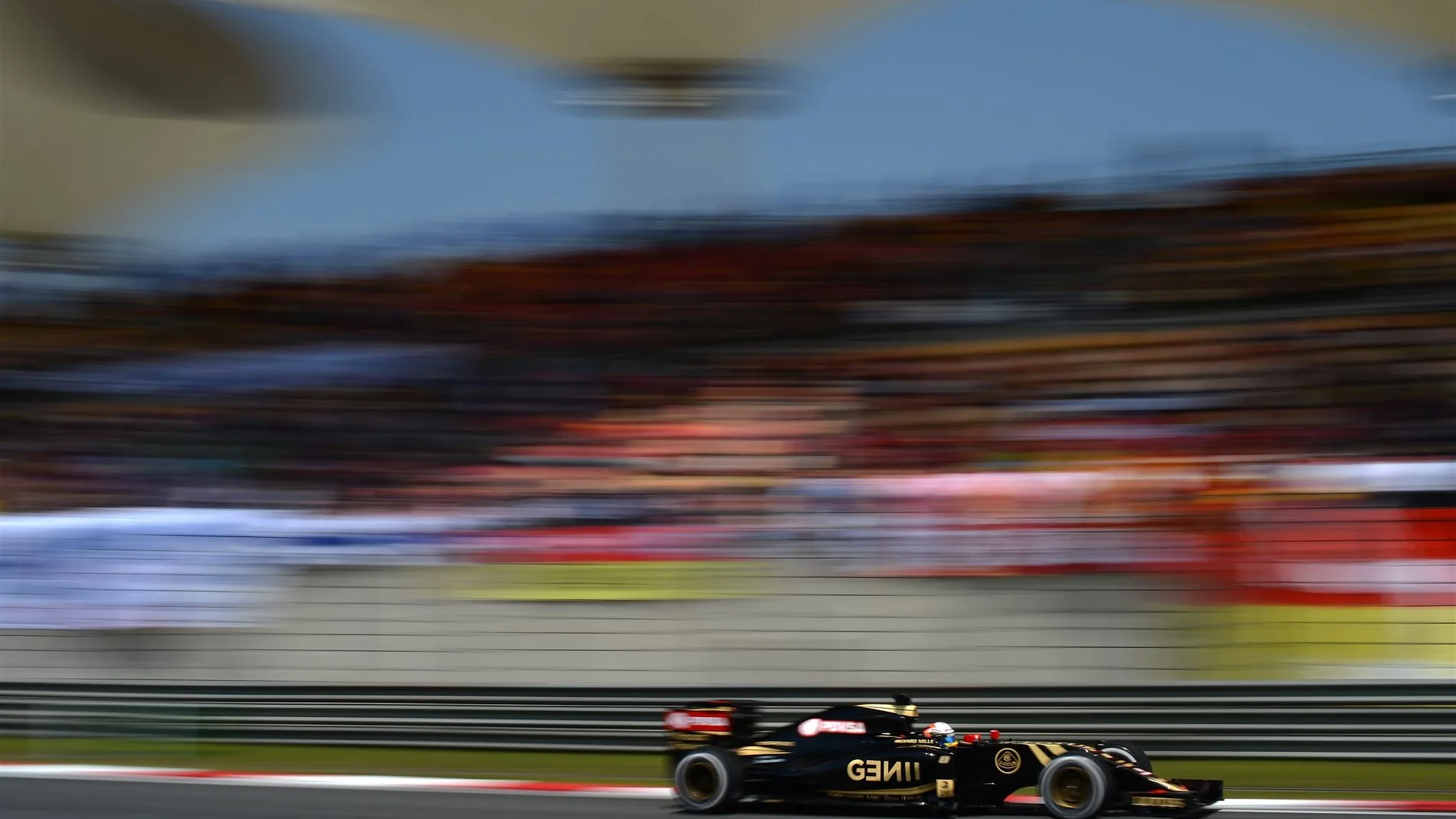 Romain Grosjean (FRA) Lotus E23 Hybrid at Formula One World Championship, Rd3, Chinese Grand Prix, Qualifying, Shanghai, China, Saturday 11 April 2015. © Sutton Motorsport Images