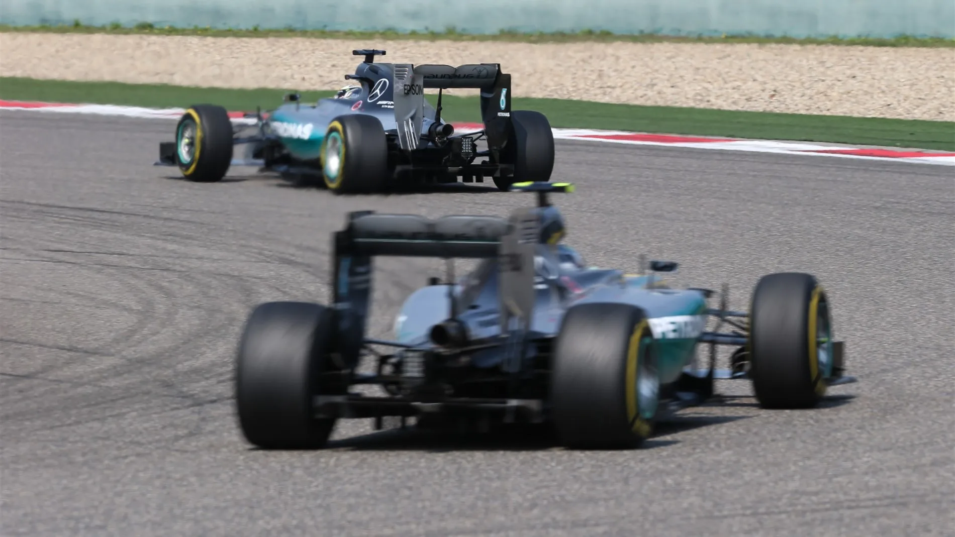 Lewis Hamilton (GBR) Mercedes AMG F1 W06 leads Nico Rosberg (GER) Mercedes AMG F1 W06 at Formula