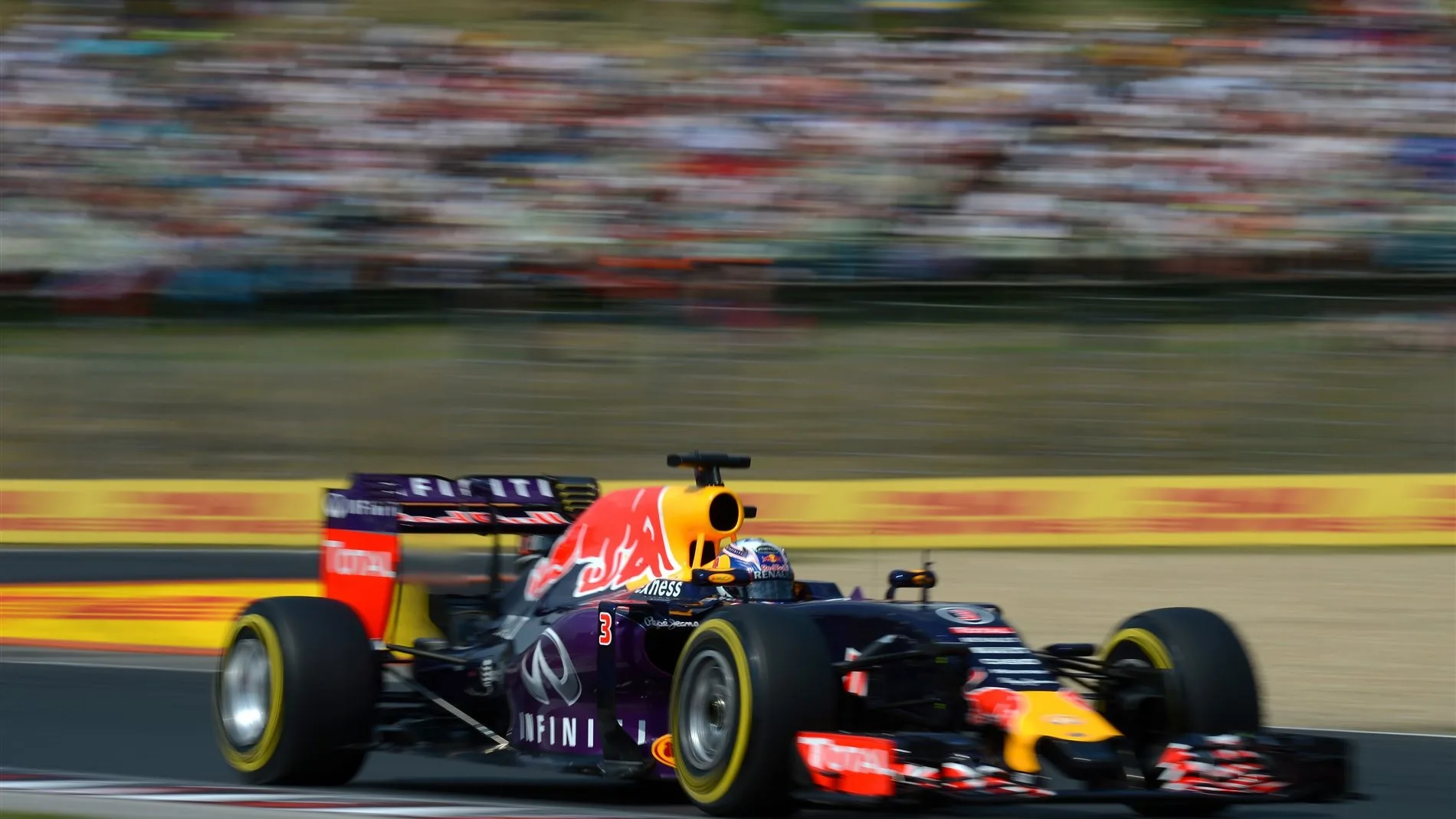 Daniel Ricciardo (AUS) Red Bull Racing RB11 at Formula One World Championship, Rd10, Hungarian Grand Prix, Qualifying, Hungaroring, Hungary, Saturday 25 July 2015. © Sutton Motorsport Images