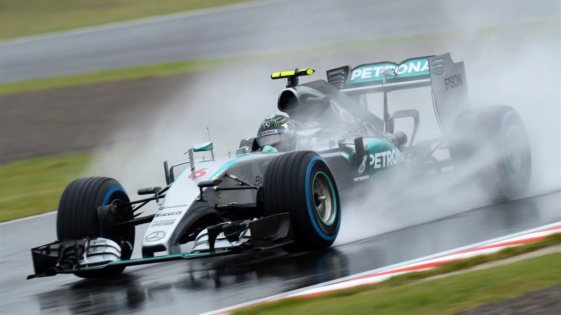 Nico Rosberg (GER) Mercedes AMG F1 W06 at Formula One World Championship, Rd14, Japanese Grand