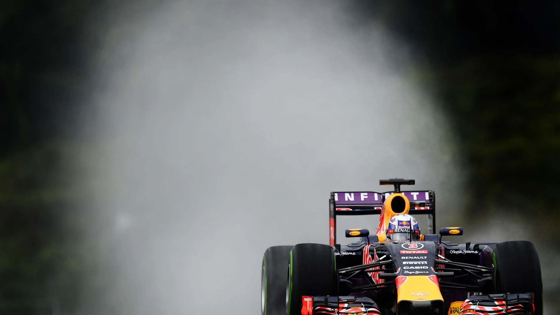 Daniel Ricciardo (AUS) Red Bull Racing RB11 at Formula One World Championship, Rd2, Malaysian Grand Prix, Qualifying, Sepang, Malaysia, Saturday 28  March 2015. © Sutton Motorsport Images