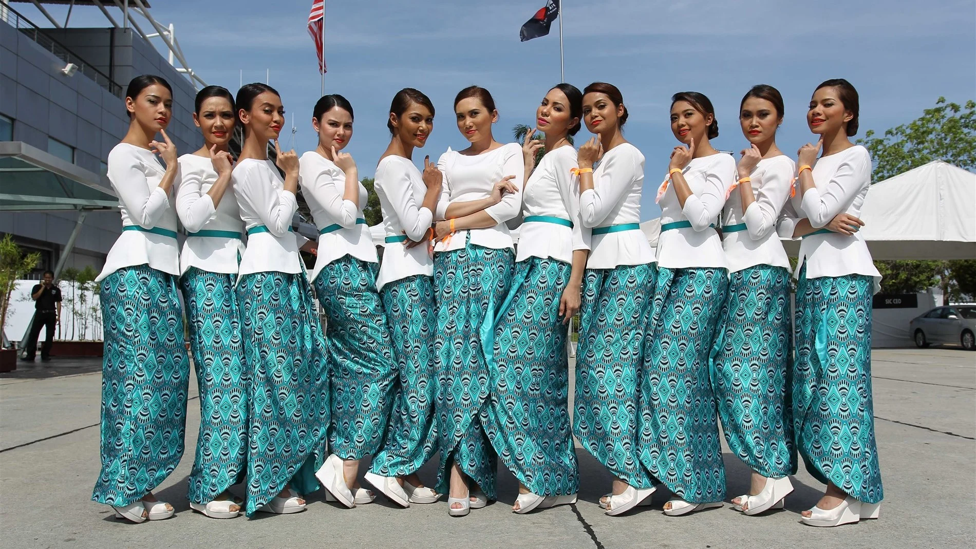 Grid girls at Formula One World Championship, Rd2, Malaysian Grand Prix, Race, Sepang, Malaysia, Sunday 29 March 2015. © Sutton Motorsport Images