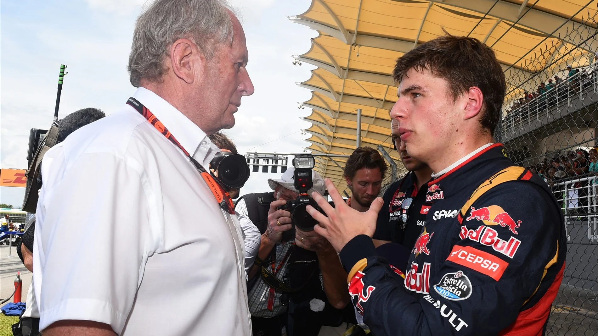 Dr Helmut Marko (AUT) Red Bull Motorsport Consultant and Max Verstappen (NDL) Scuderia Toro Rosso