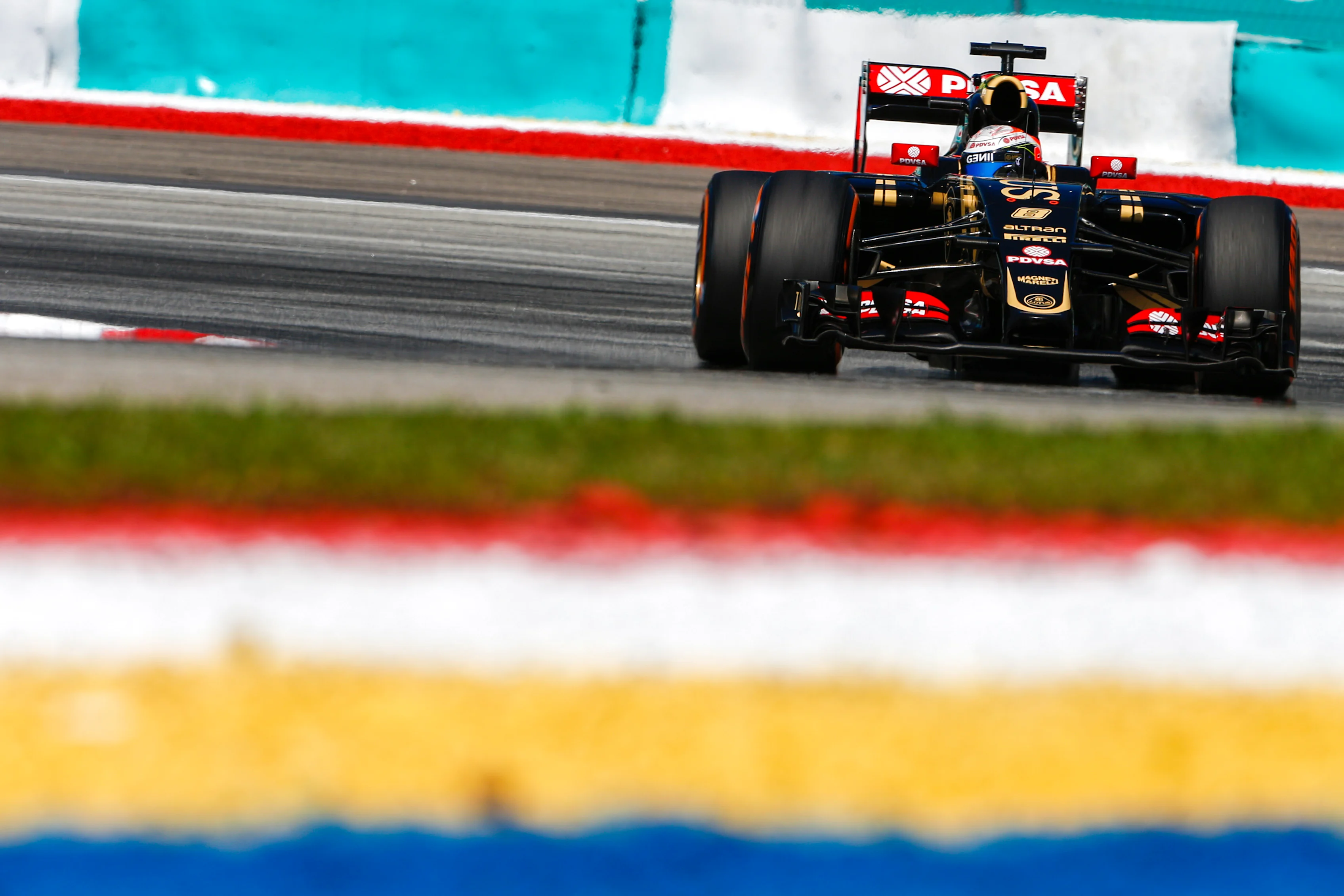Romain Grosjean (FRA) Lotus E23 Hybrid at Formula One World Championship, Rd2, Malaysian Grand Prix, Practice, Sepang, Malaysia, Friday 27  March 2015. © Sutton Motorsport Images