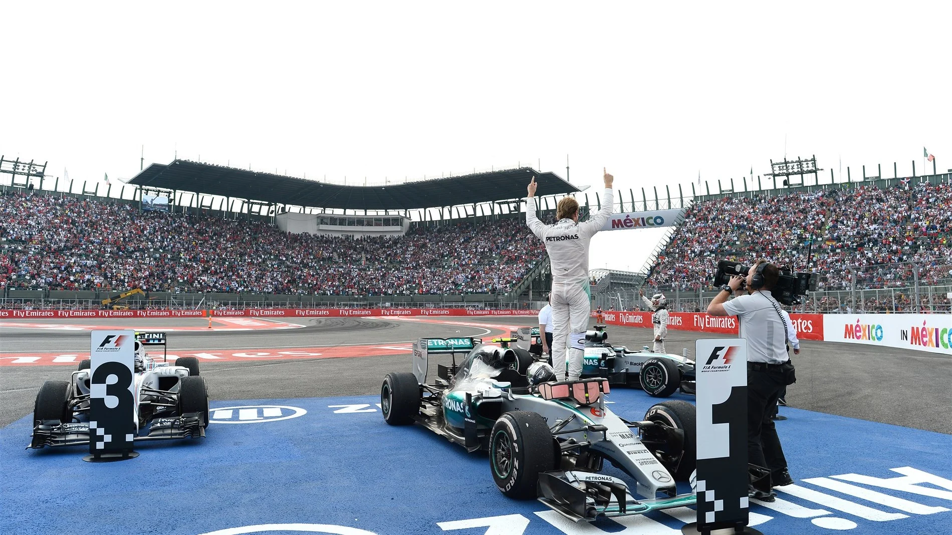 Race winner Nico Rosberg (GER) Mercedes AMG F1 W06 celebrates in parc ferme at Formula One World