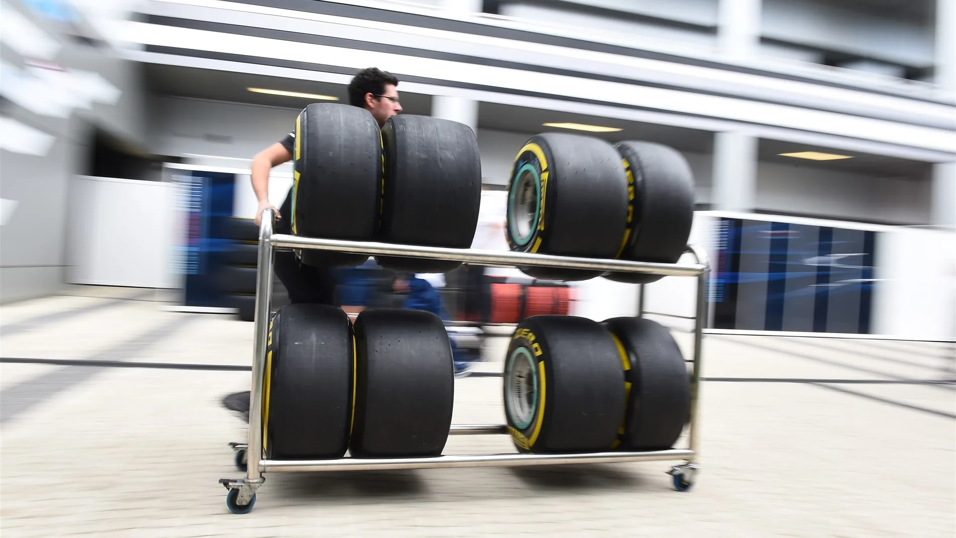 Pirelli tyres at Formula One World Championship, Rd15, Russian Grand Prix, Qualifying, Sochi