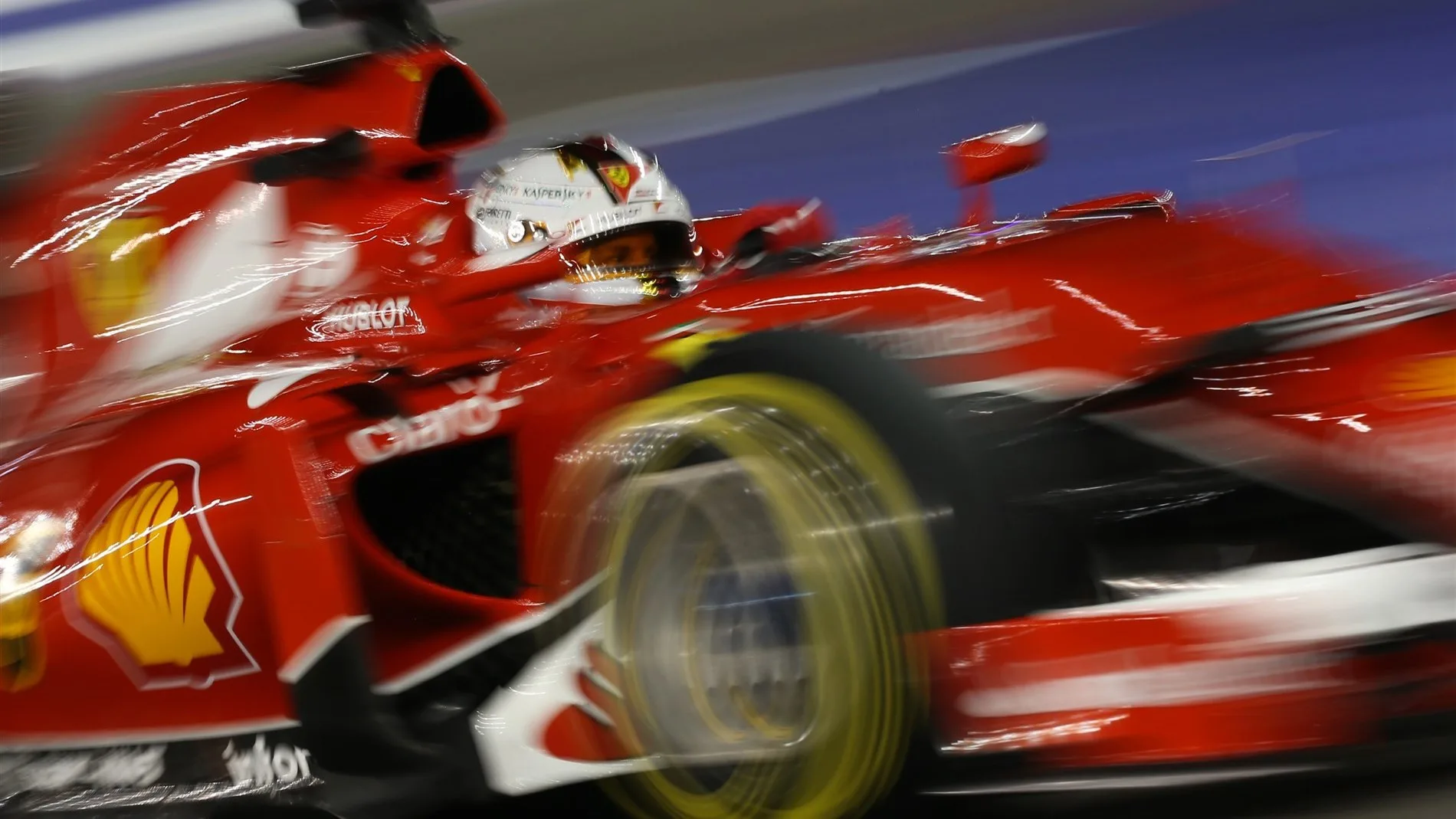 Sebastian Vettel (GER) Ferrari SF15-T at Formula One World Championship, Rd13, Singapore Grand