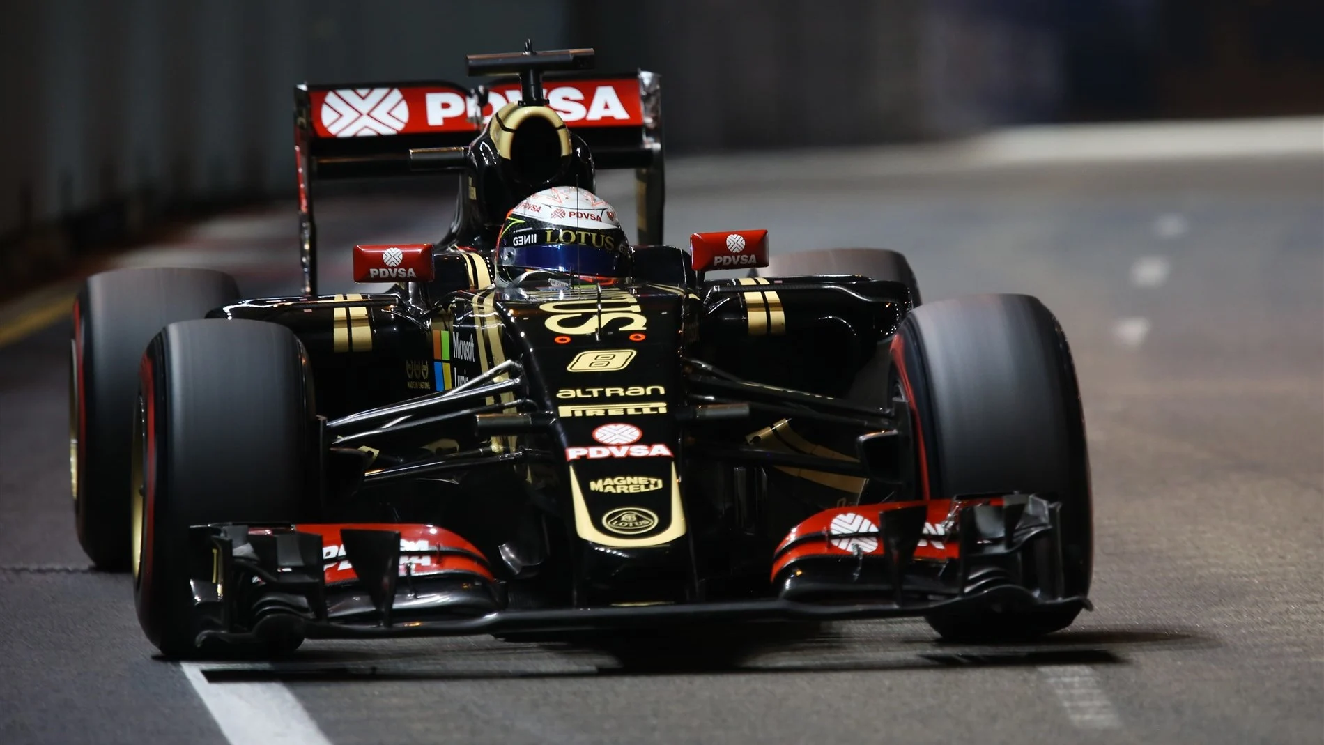 Romain Grosjean (FRA) Lotus E23 Hybrid at Formula One World Championship, Rd13, Singapore Grand Prix, Qualifying, Marina Bay Street Circuit, Singapore, Saturday 19  September 2015. © Sutton Motorsport Images