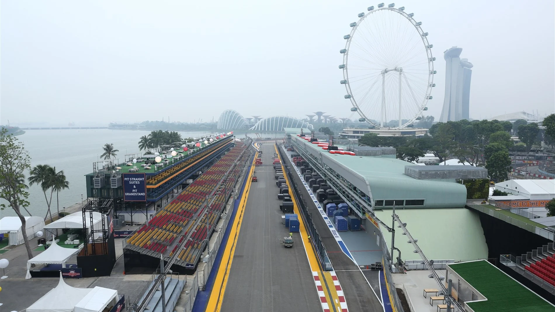 Track view at Formula One World Championship, Rd13, Singapore Grand Prix, Preparations, Marina Bay Street Circuit, Singapore, Sunday 13 September 2015. © Sutton Motorsport Images