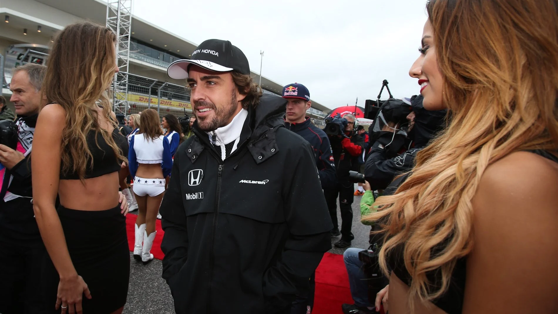 Fernando Alonso (ESP) McLaren on the drivers parade at Formula One World Championship, Rd16, United States  Grand Prix, Race, Austin, Texas, USA, Sunday 25 October 2015. © Sutton Motorsport Images