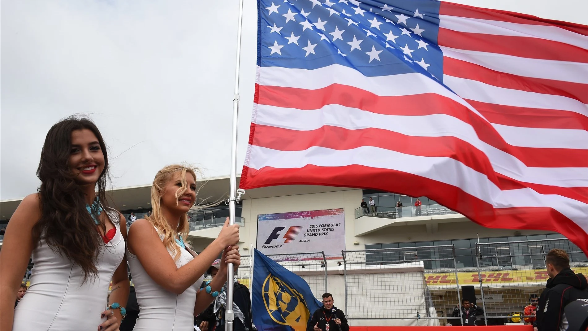 Grid girls and US flag at Formula One World Championship, Rd16, United States  Grand Prix, Race,