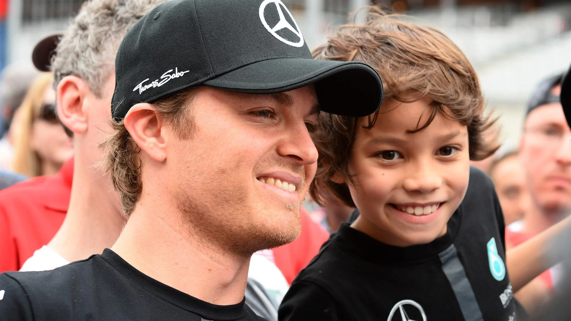 Nico Rosberg (GER) Mercedes AMG F1 and young fan at Formula One World Championship, Rd16, United States  Grand Prix, Preparations, Austin, Texas, USA, Thursday 22 October 2015. © Sutton Motorsport Images