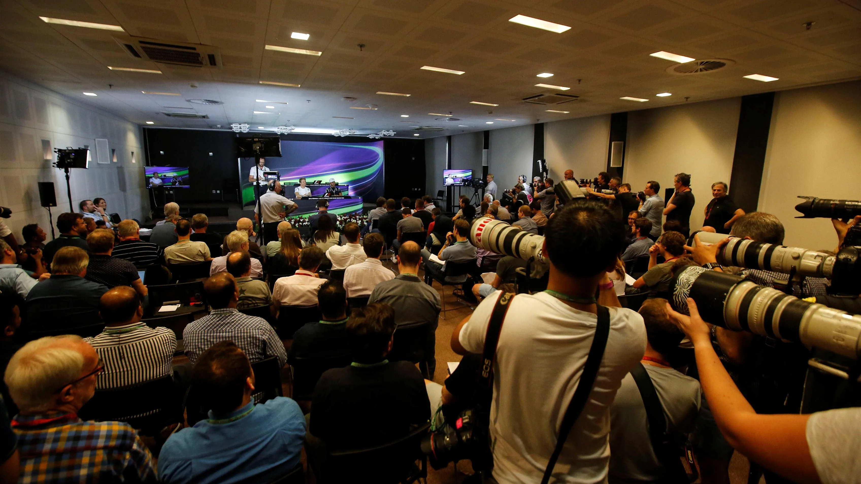 Media and photographers and Nico Rosberg (GER) Mercedes AMG F1 and Lewis Hamilton (GBR) Mercedes