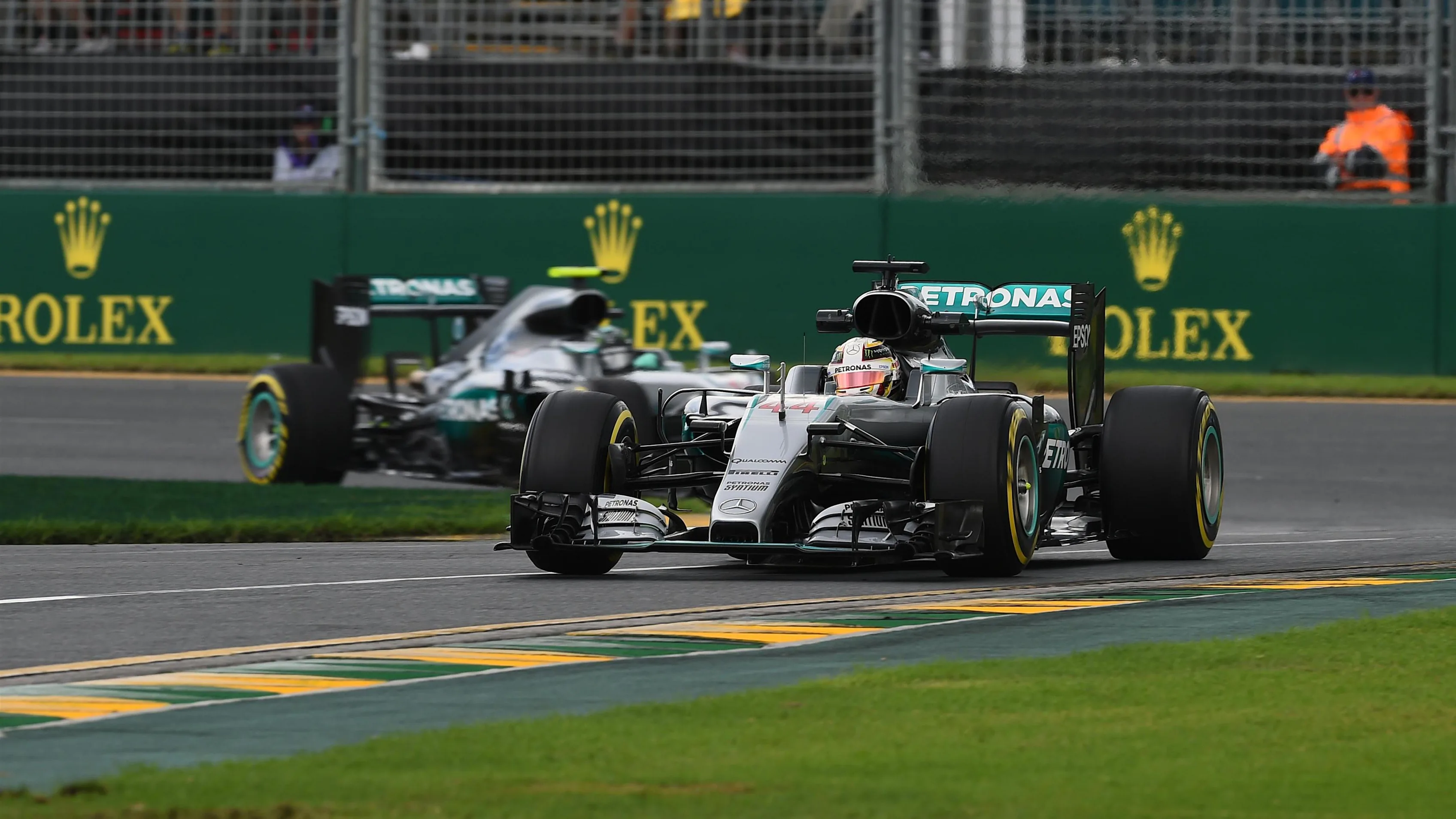 Lewis Hamilton (GBR) Mercedes-Benz F1 W07 Hybrid and Nico Rosberg (GER) Mercedes-Benz F1 W07 Hybrid